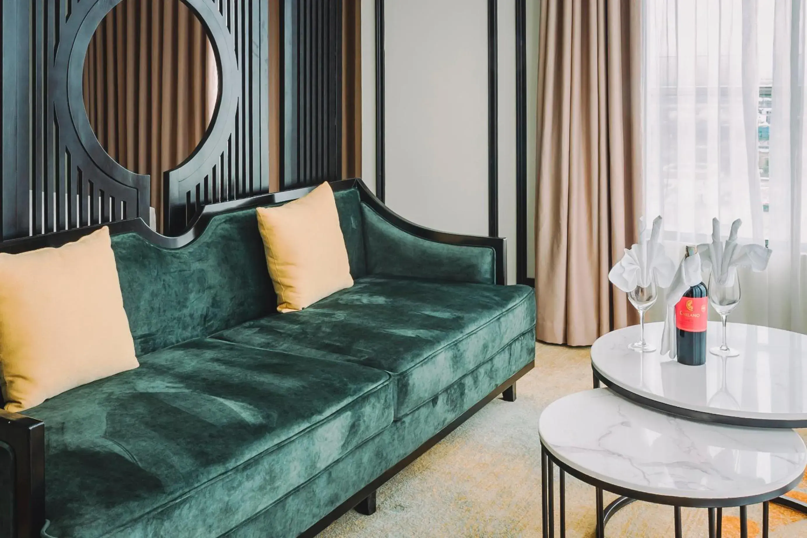 Presidential Suite + Free Shuttle Bus To City Center in La Vela Hue Hotel Presidential Suite + Free Shuttle Bus To City Center in La Vela Hue Hotel