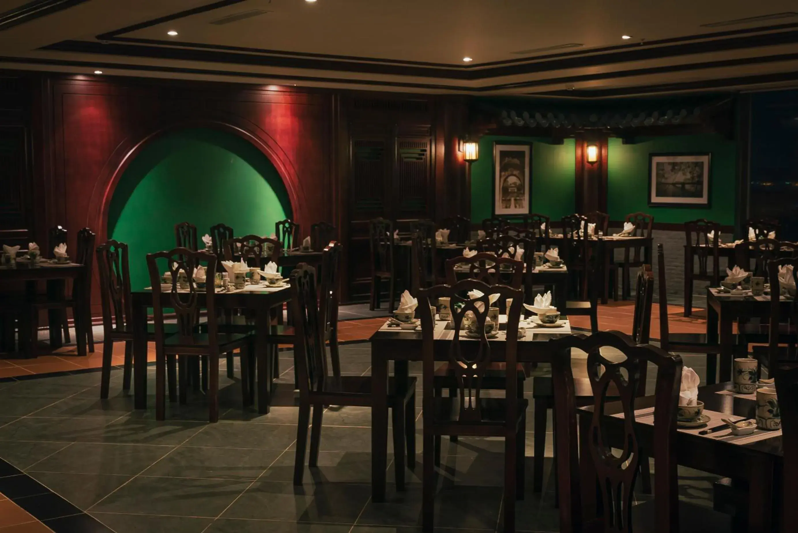 Restaurant/places to eat in La Vela Hue Hotel Restaurant/places to eat in La Vela Hue Hotel