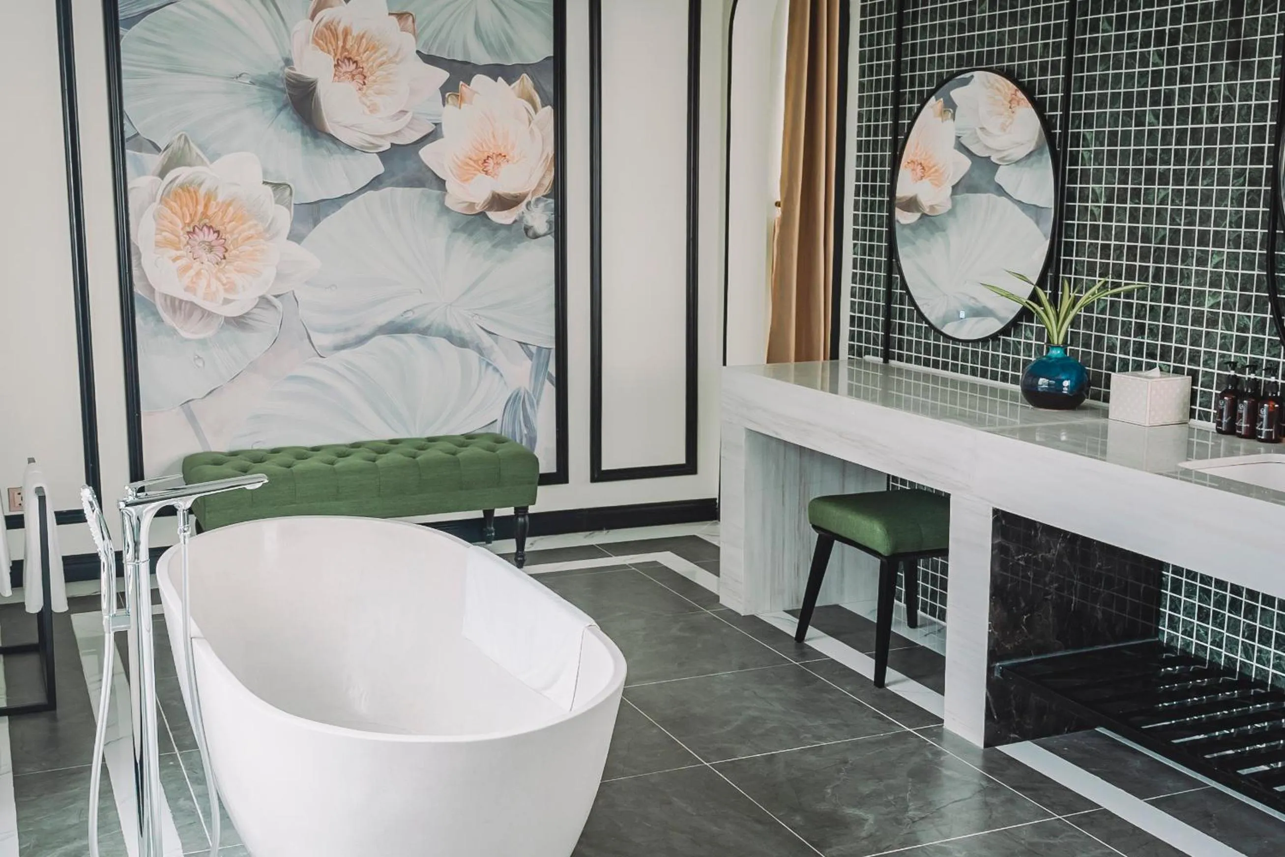 Bath in La Vela Hue Hotel