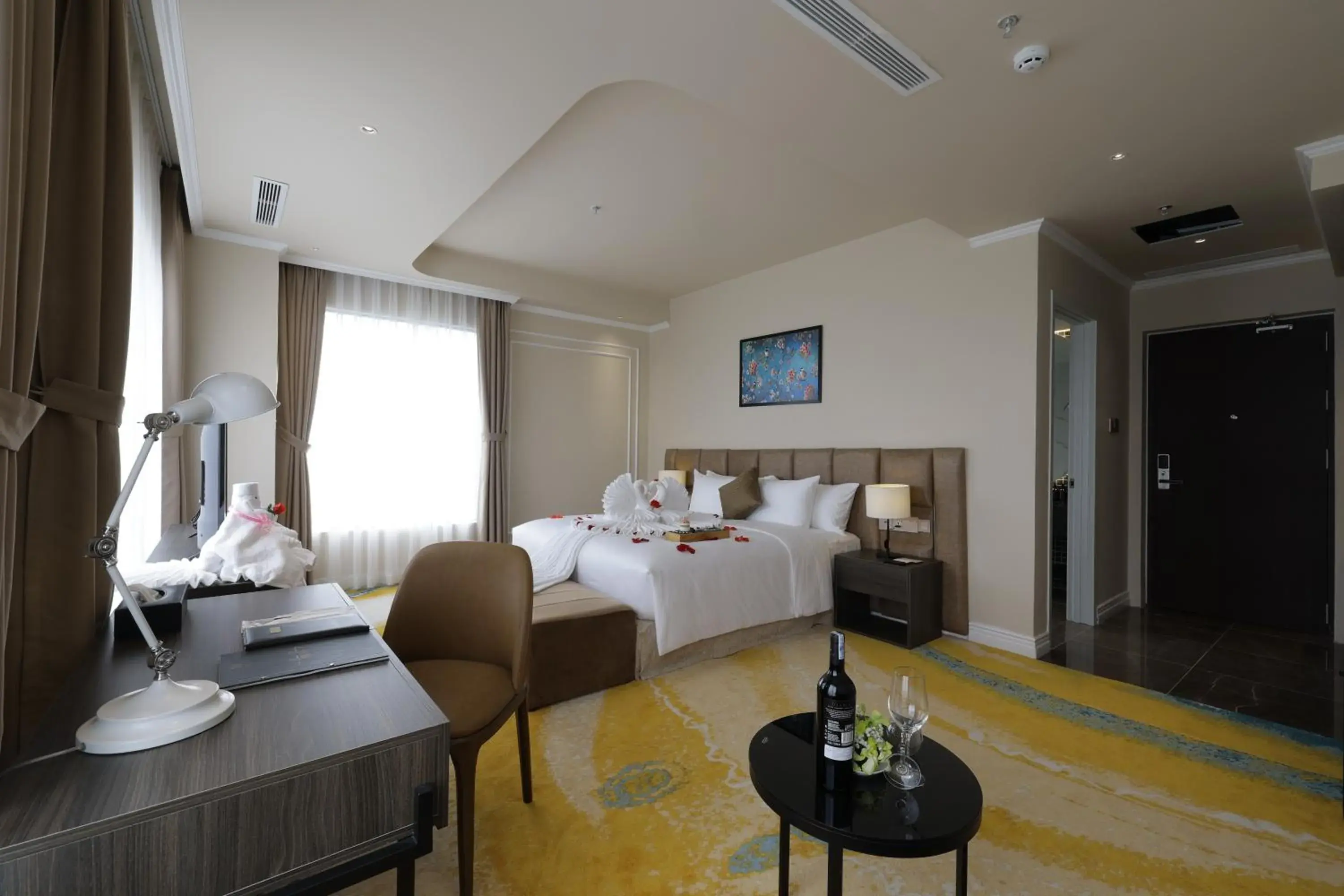 Bed in La Vela Hue Hotel Bed in La Vela Hue Hotel