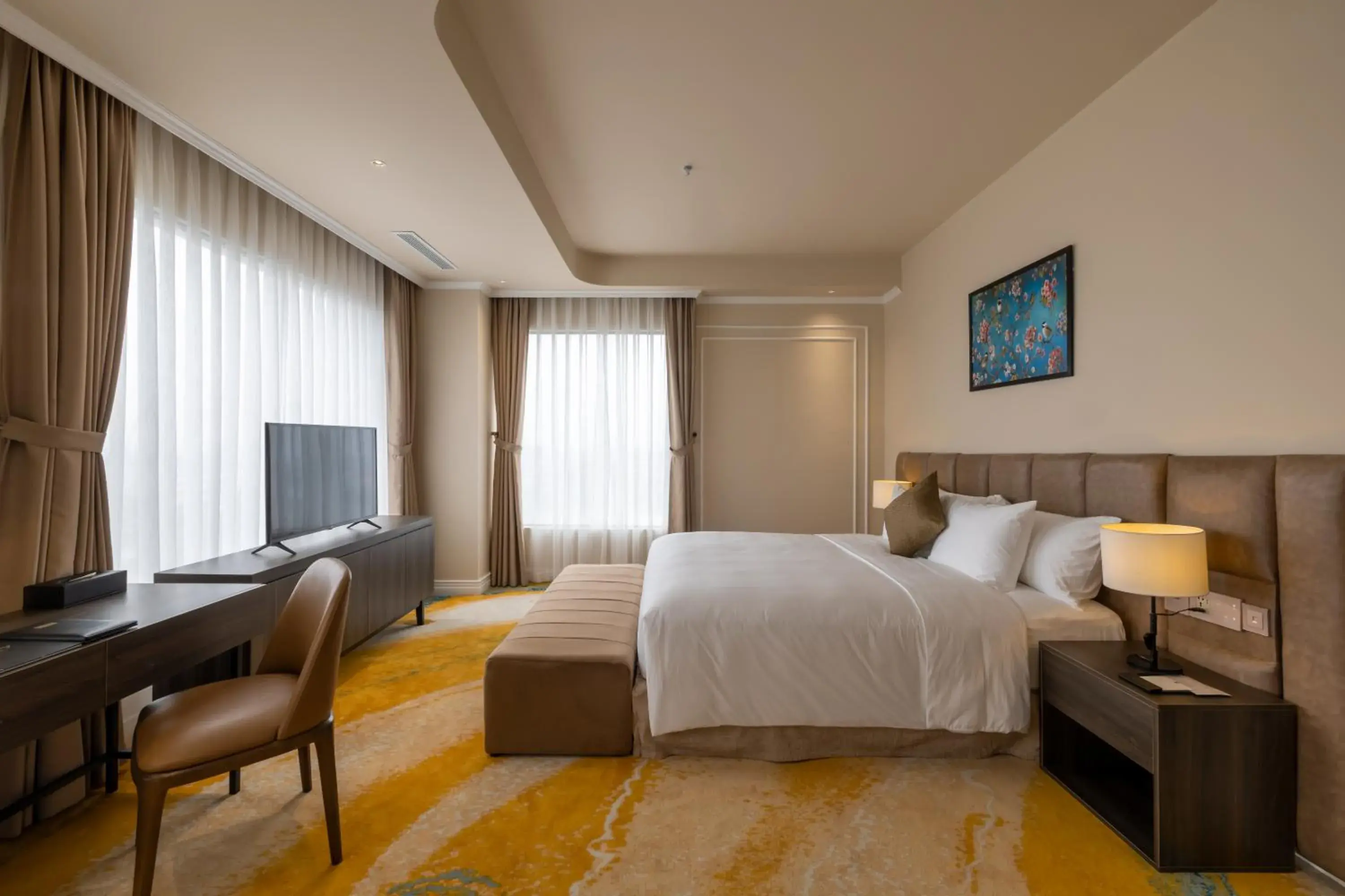 Luxury Double Room + Free Shuttle Bus To City Center in La Vela Hue Hotel Luxury Double Room + Free Shuttle Bus To City Center in La Vela Hue Hotel