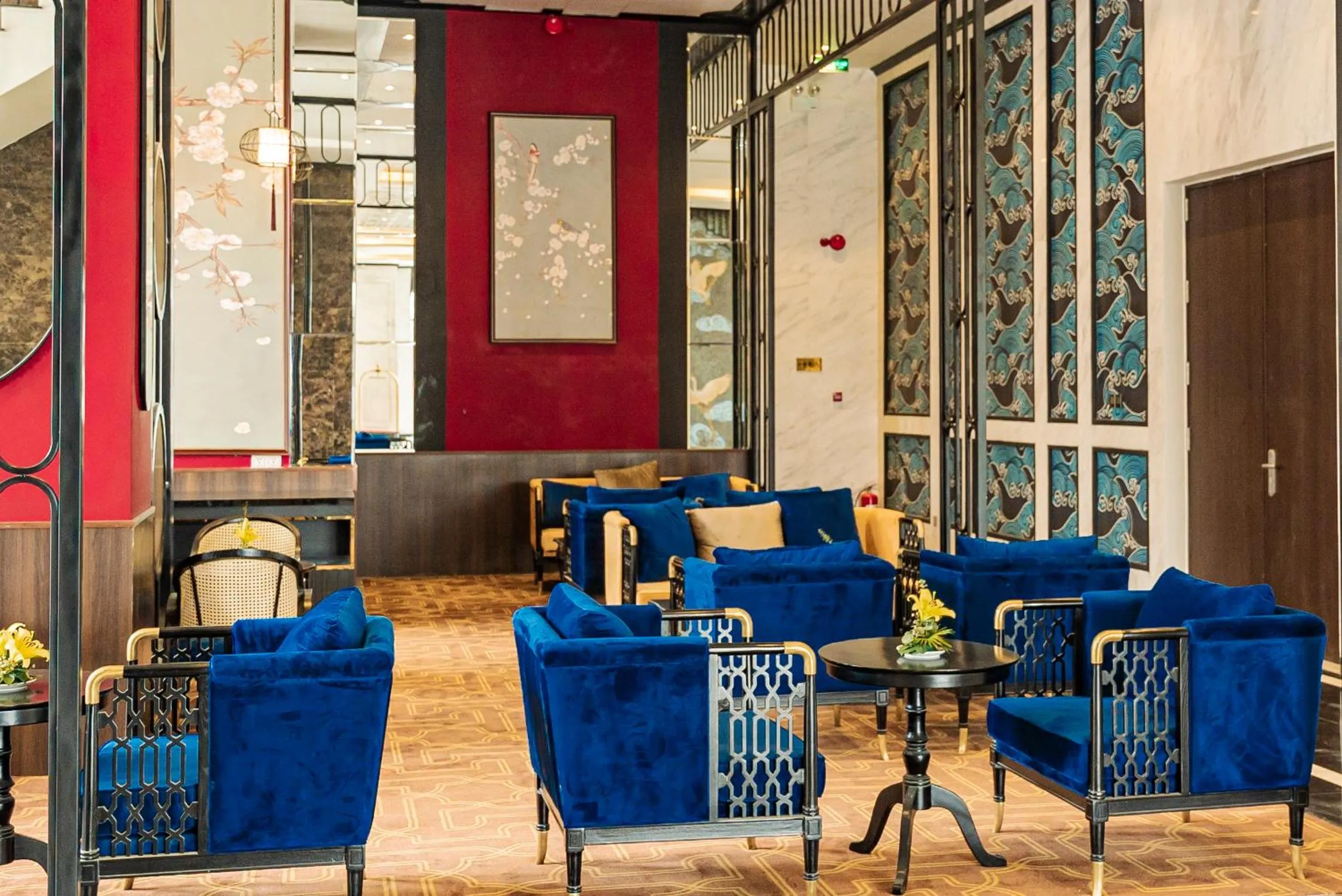 Lounge or bar in La Vela Hue Hotel