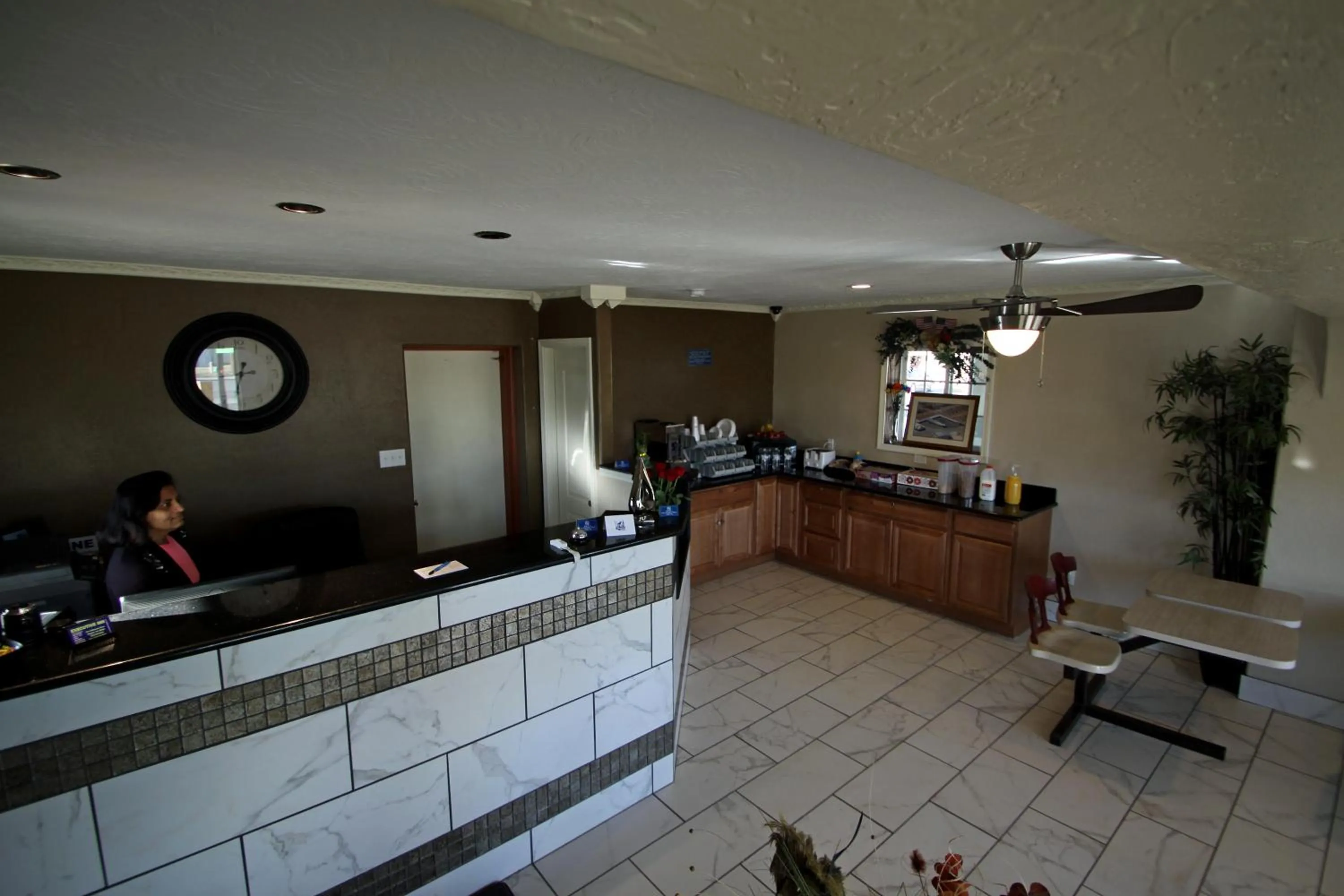 Lounge or bar in Executive Inn Snyder