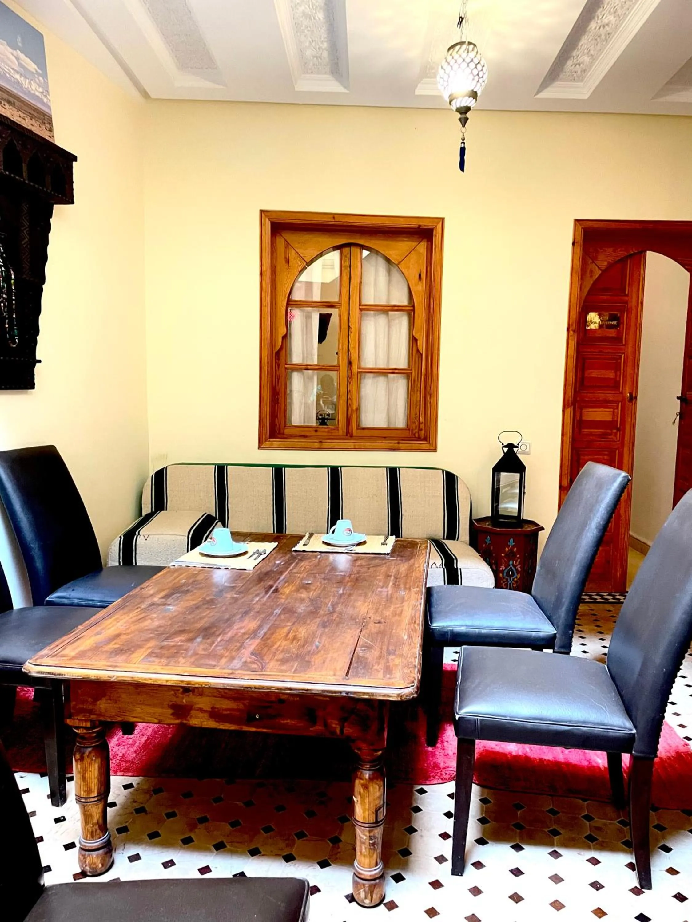 Living room in Riad Les Miroirs