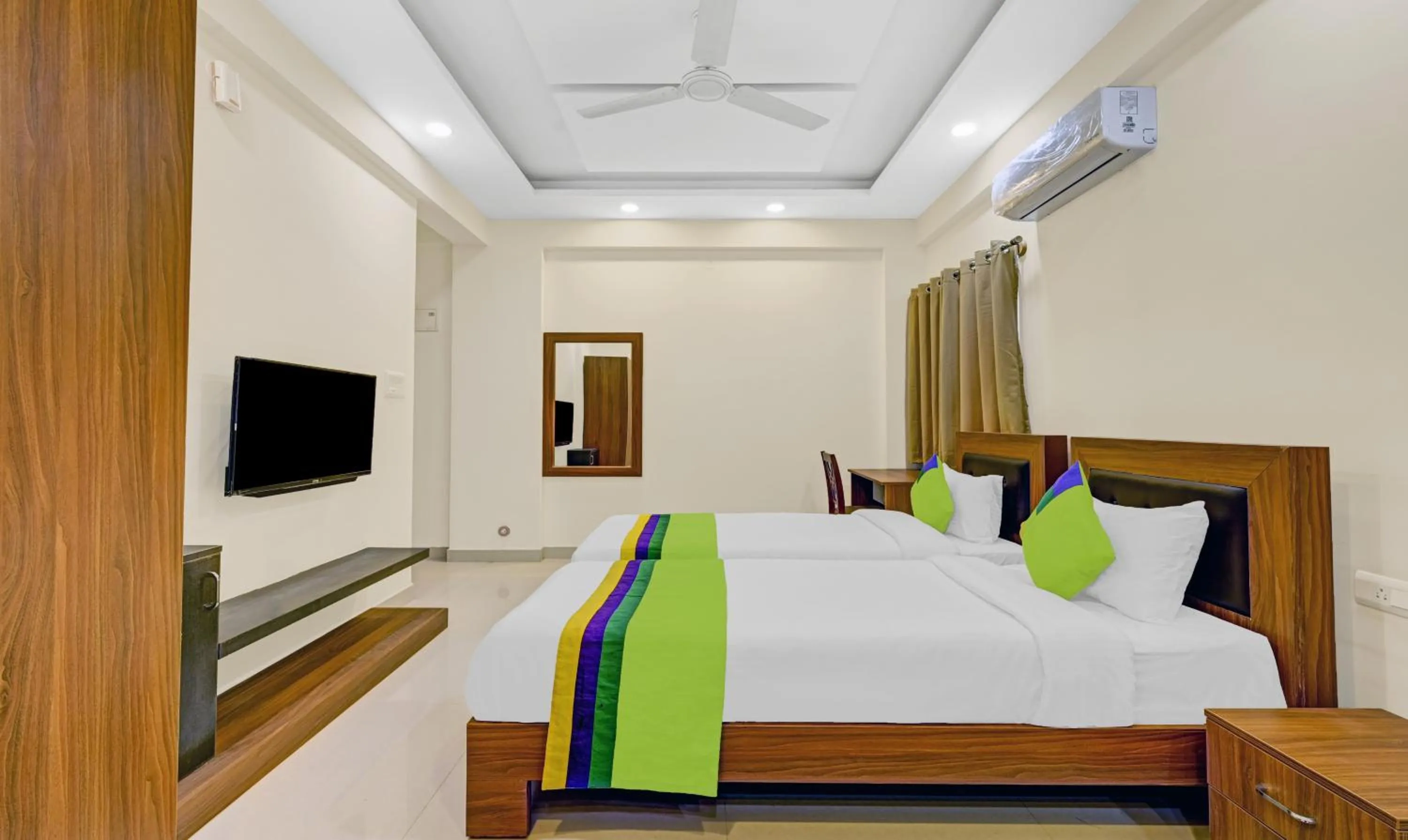 Bedroom, Bed in Treebo Worldtree Manyata Thanisandra