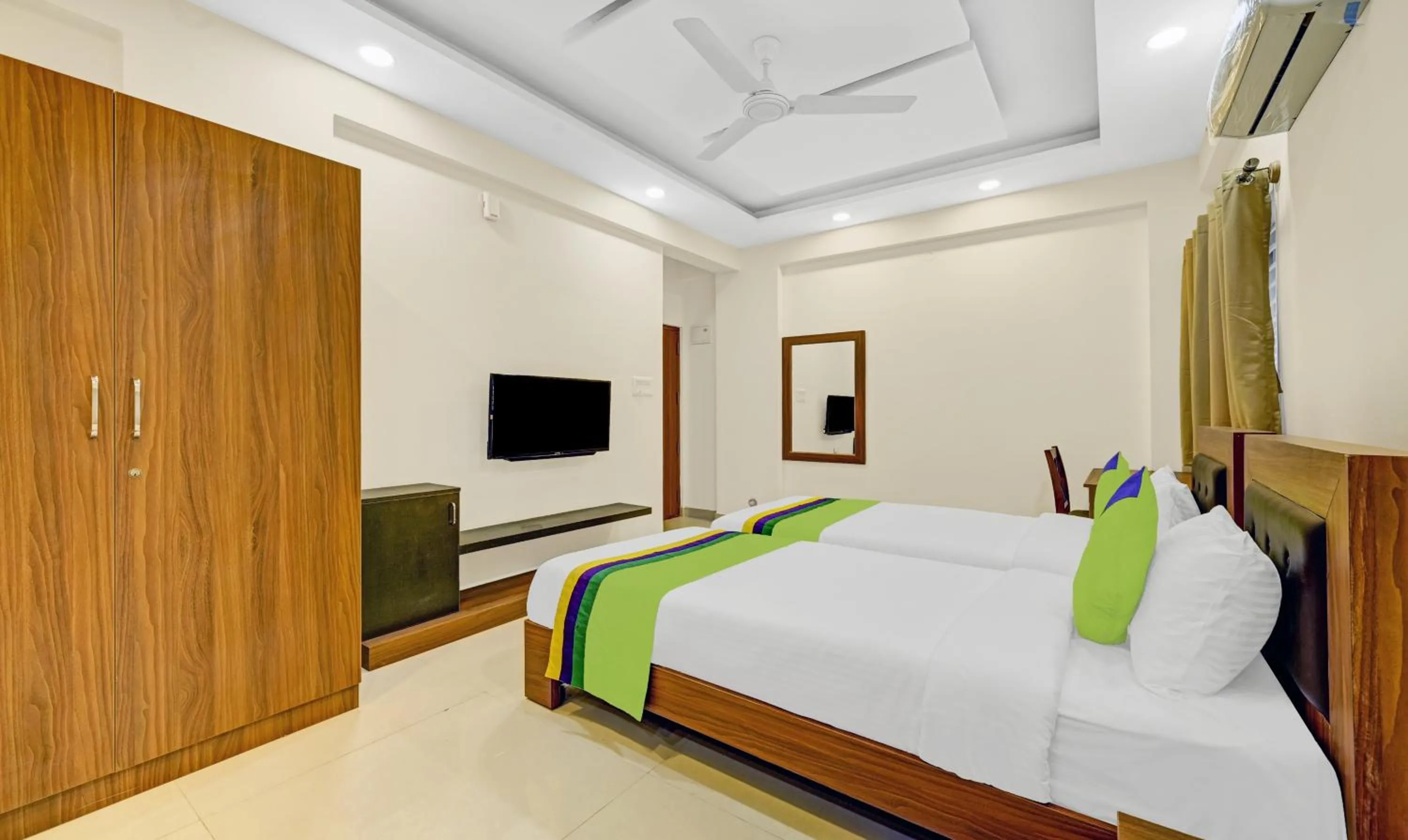 Bedroom, Bed in Treebo Worldtree Manyata Thanisandra