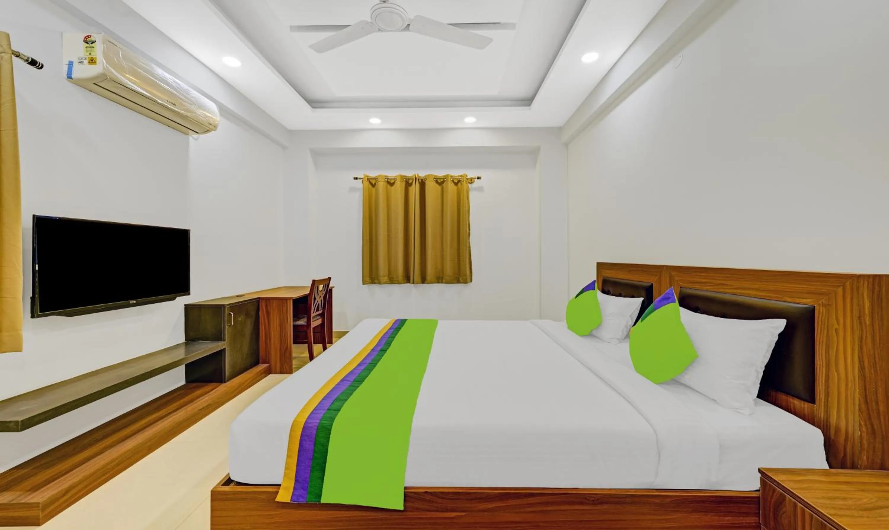 Bedroom, Bed in Treebo Worldtree Manyata Thanisandra