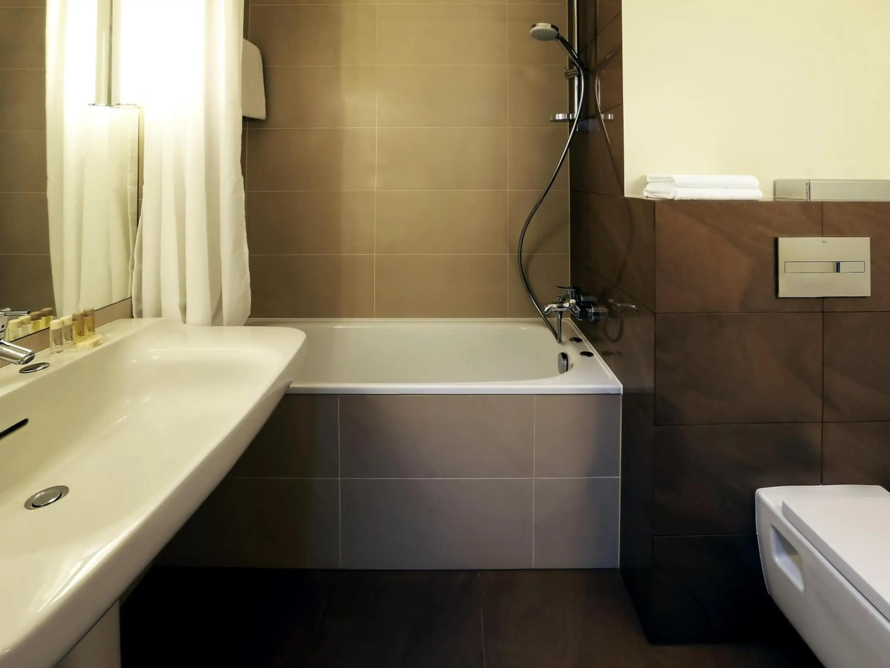 Superior Room with Sea View in Mercure Gdynia Centrum Superior Room with Sea View in Mercure Gdynia Centrum