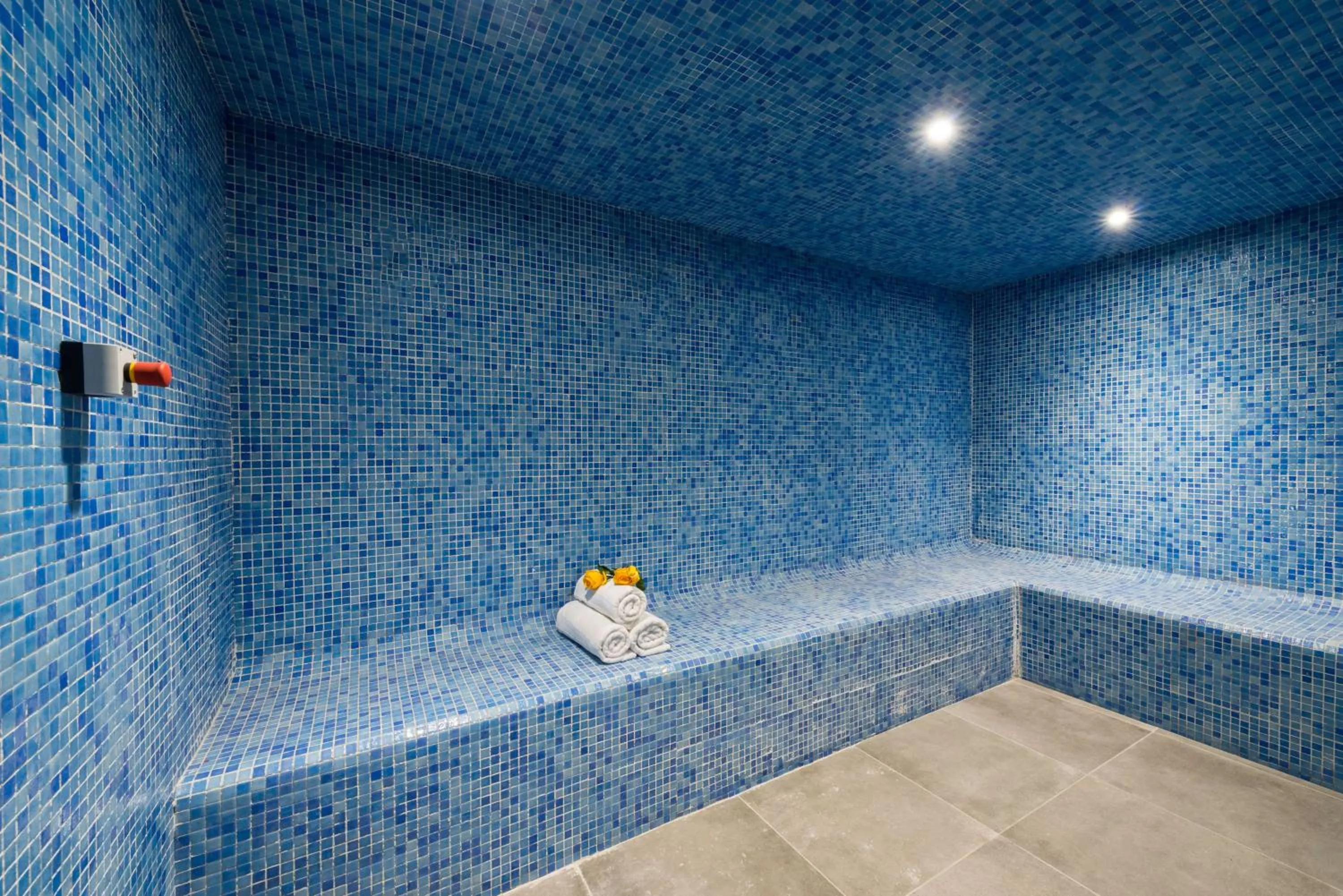 Bedroom in Best Western Plus Al Qurayyat City Center