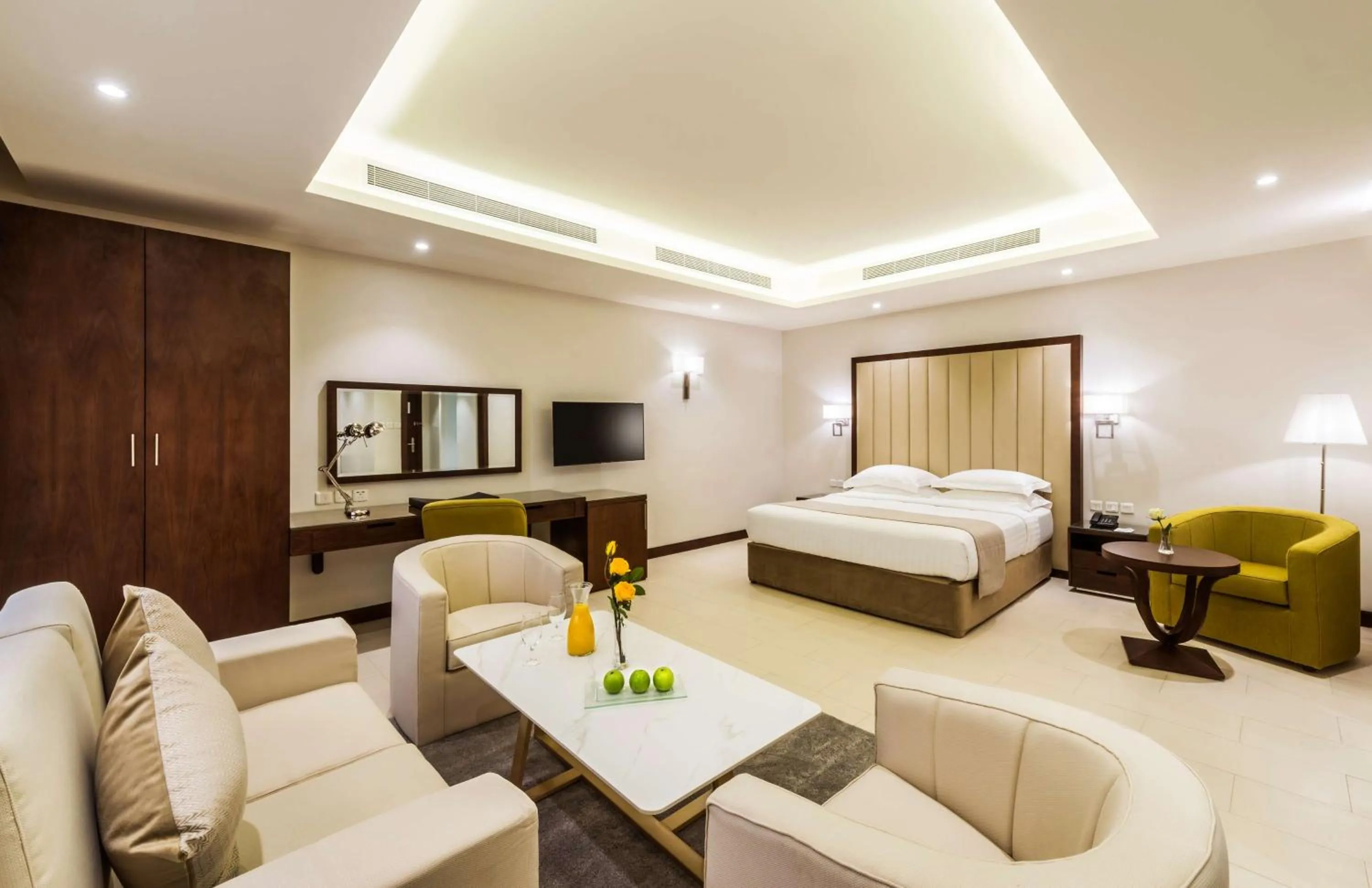 Photo of the whole room, Bed in Best Western Plus Al Qurayyat City Center