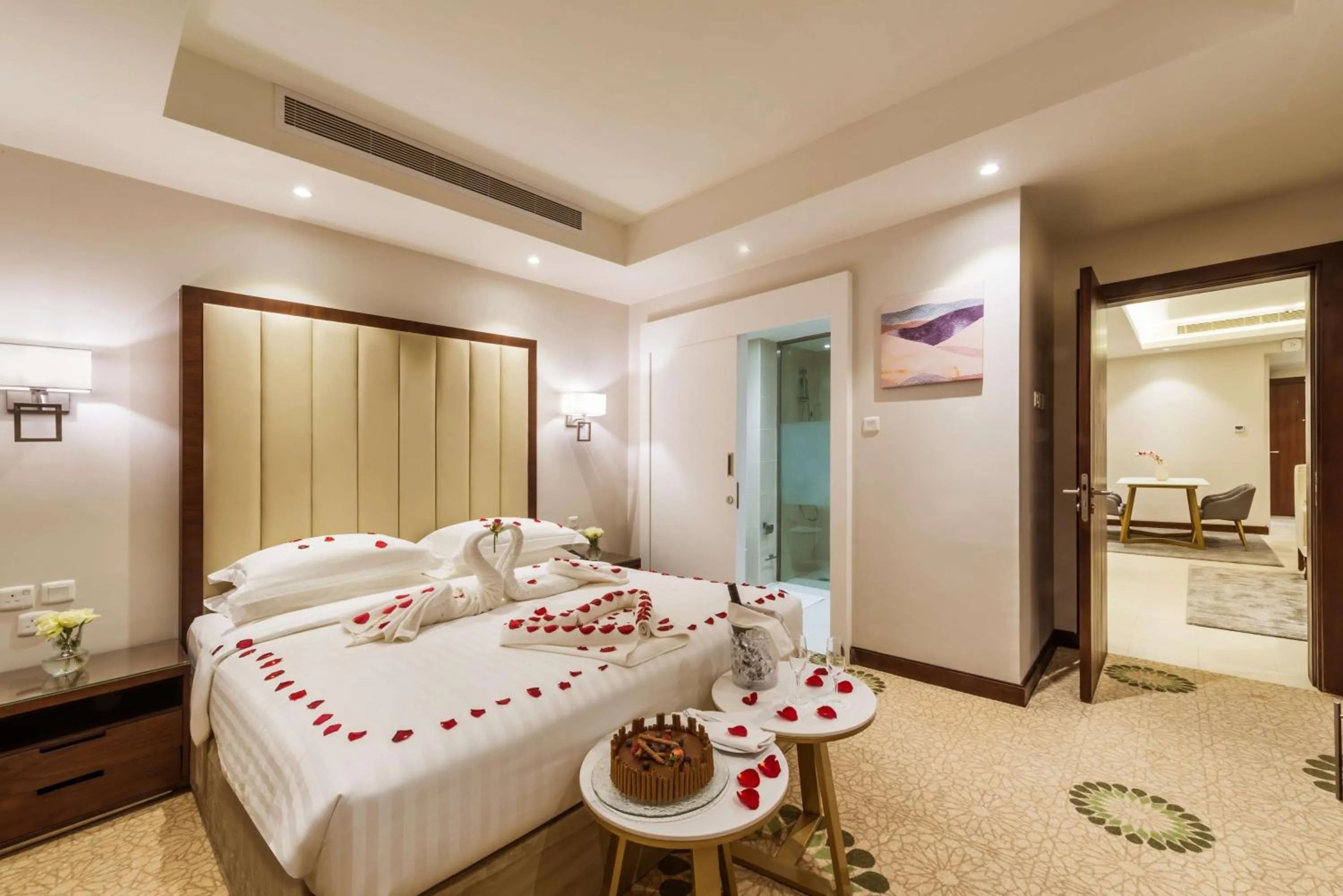 Photo of the whole room, Bed in Best Western Plus Al Qurayyat City Center