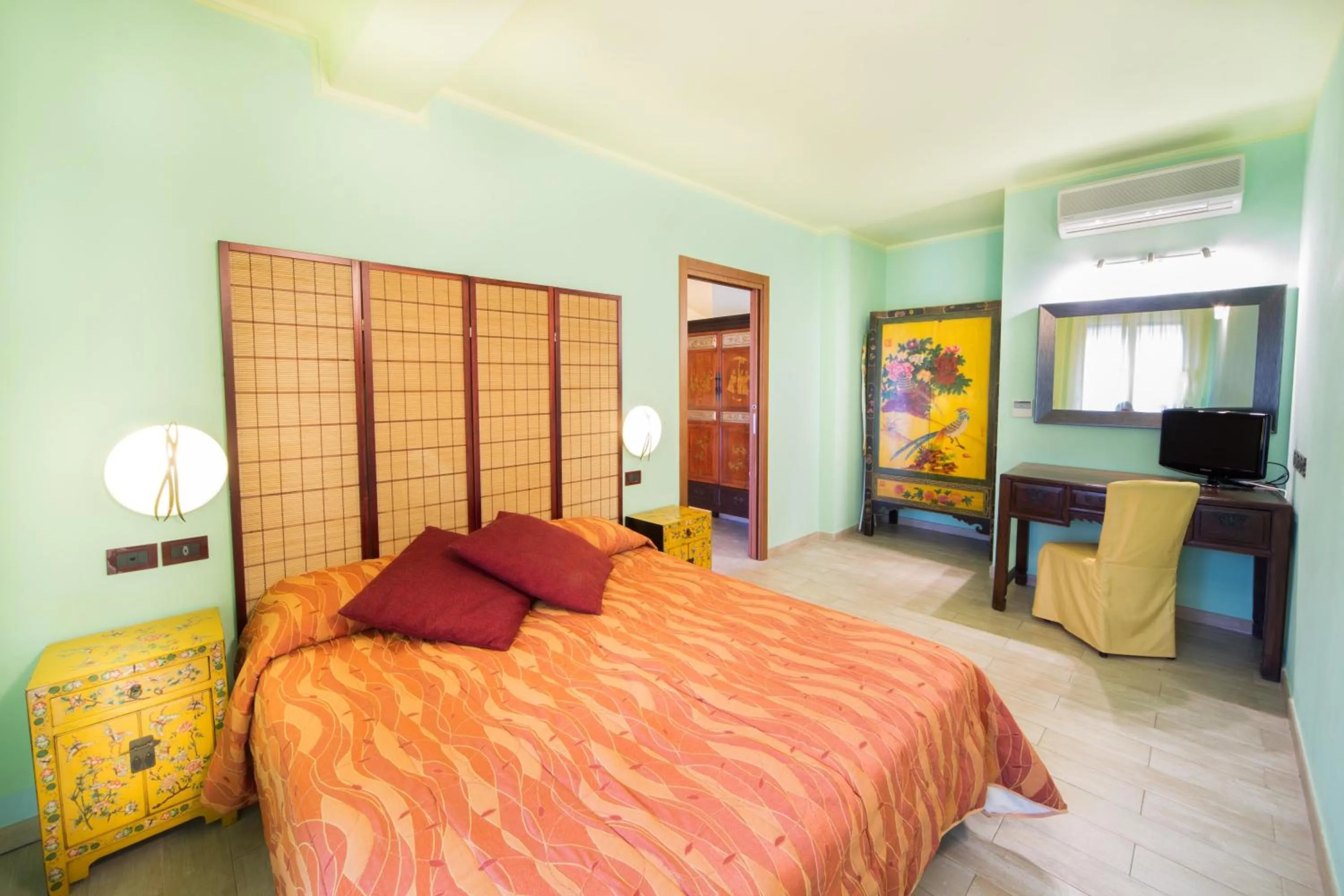 Bedroom, Bed in World Village Apartments