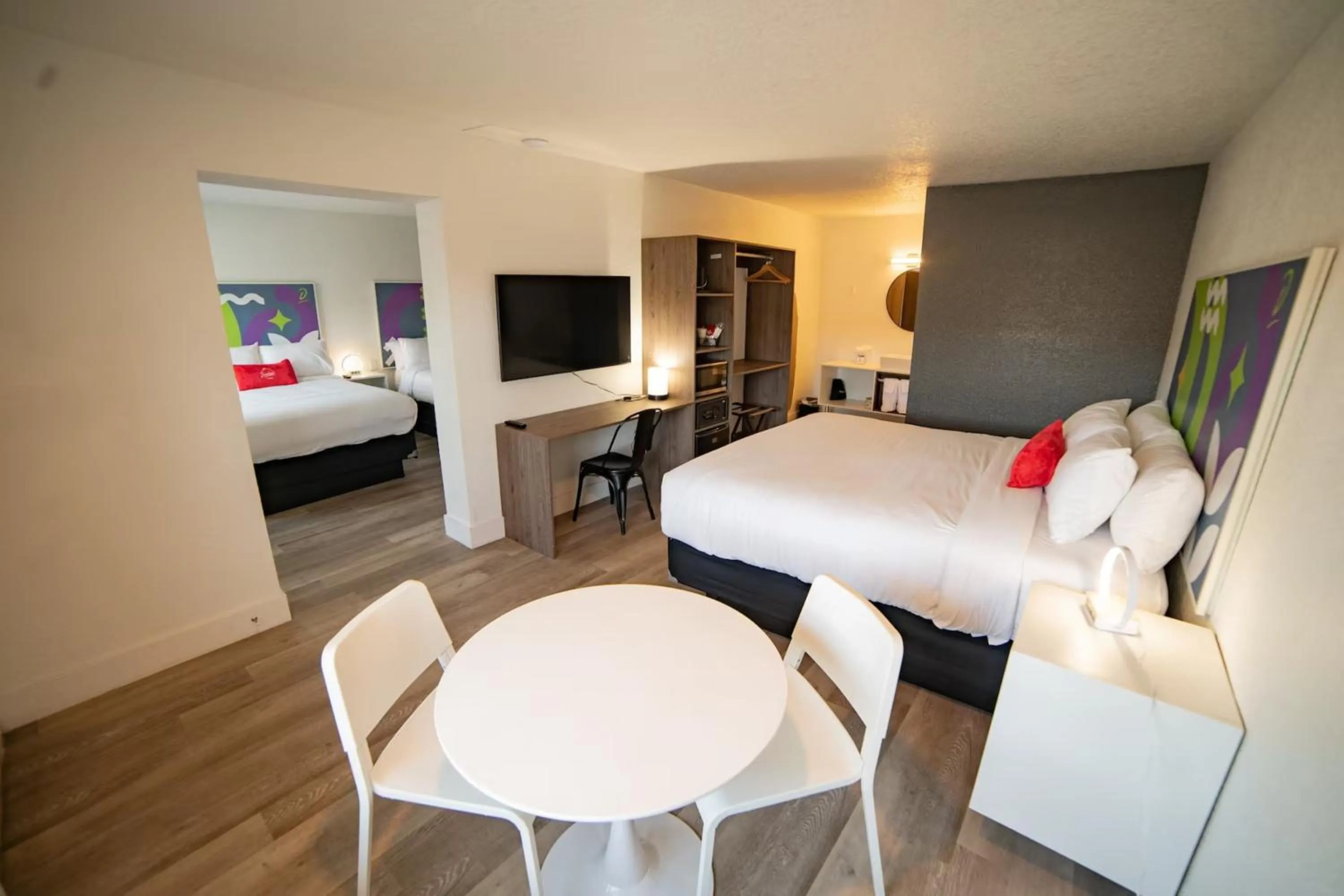 Bedroom, Bed in Baymont by Wyndham Jacksonville Airport