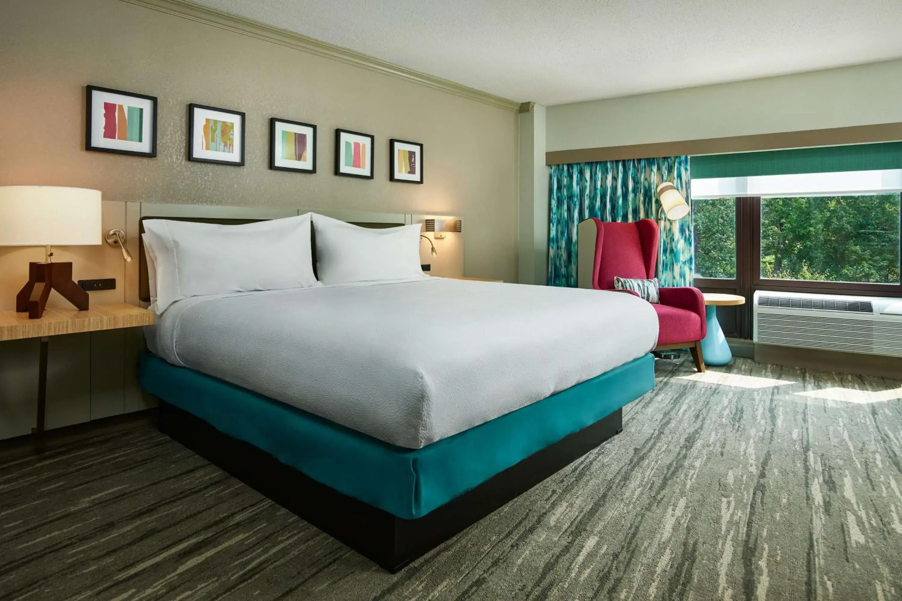 One-Bedroom King Suite - Mobility and Hearing Access Tub in Hilton Garden Inn Tewksbury Andover One-Bedroom King Suite - Mobility and Hearing Access Tub in Hilton Garden Inn Tewksbury Andover