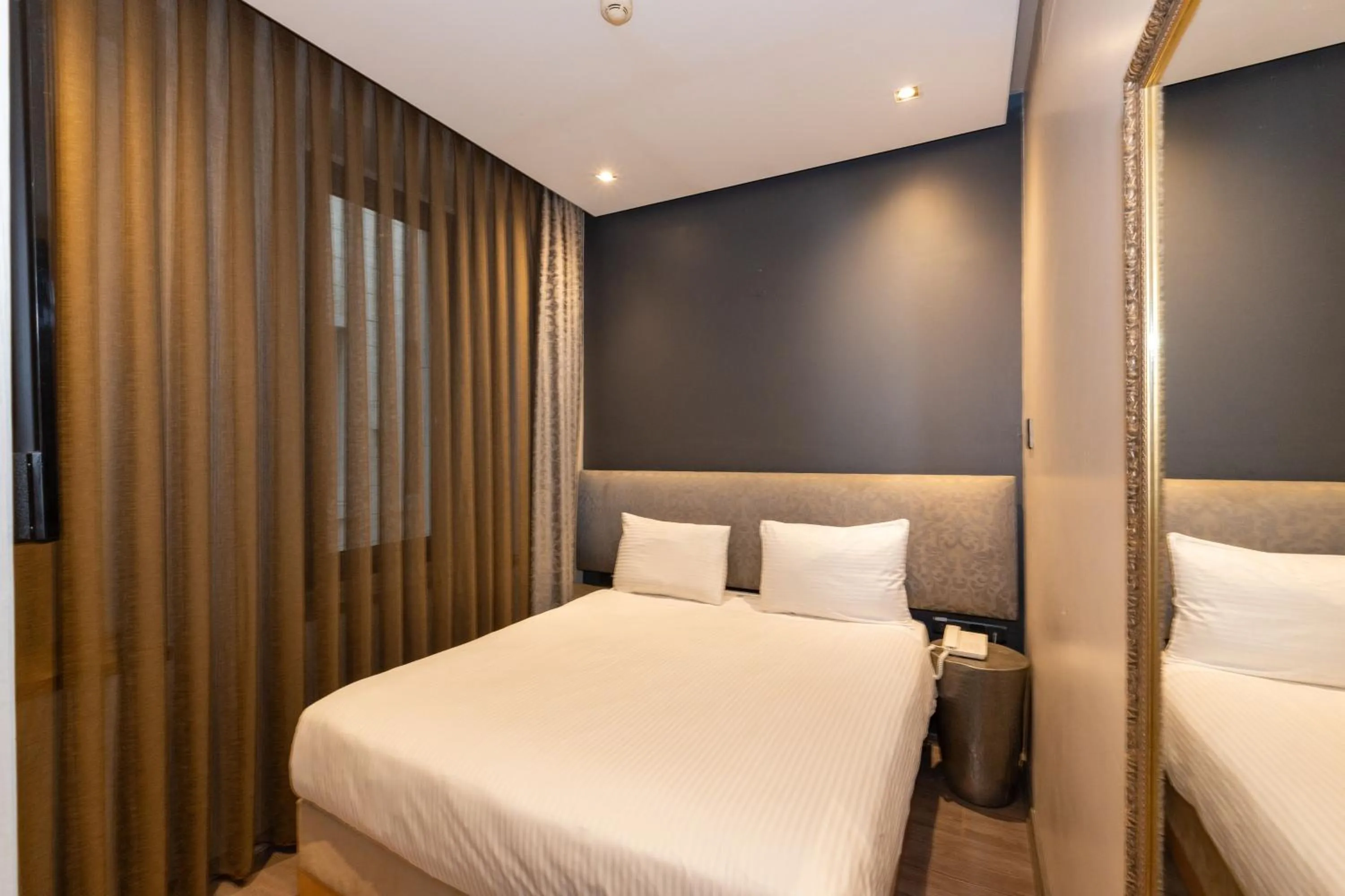 TV and multimedia, Bed in Pera Tulip Hotel & Spa