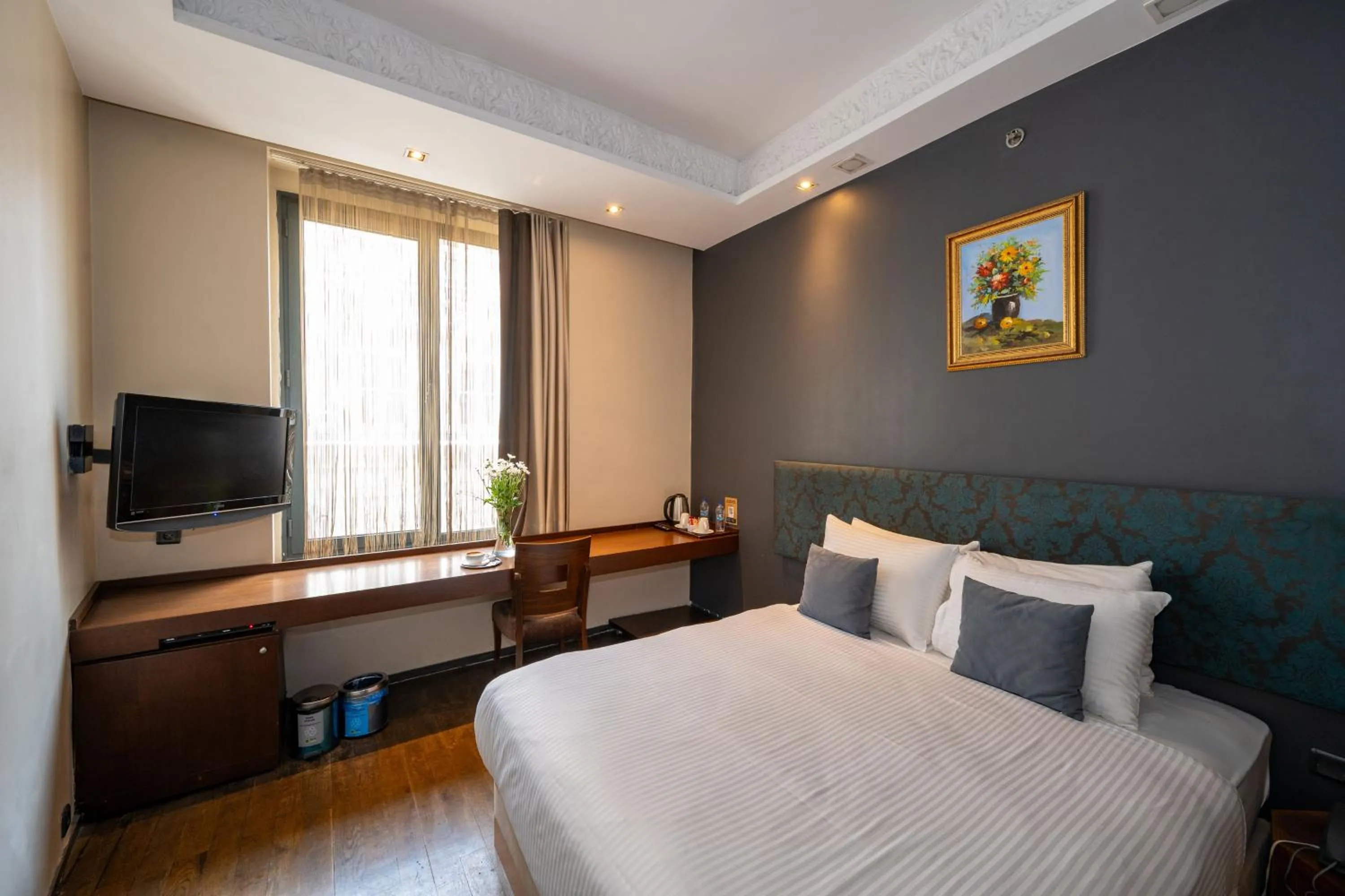 Photo of the whole room, Bed in Pera Tulip Hotel & Spa