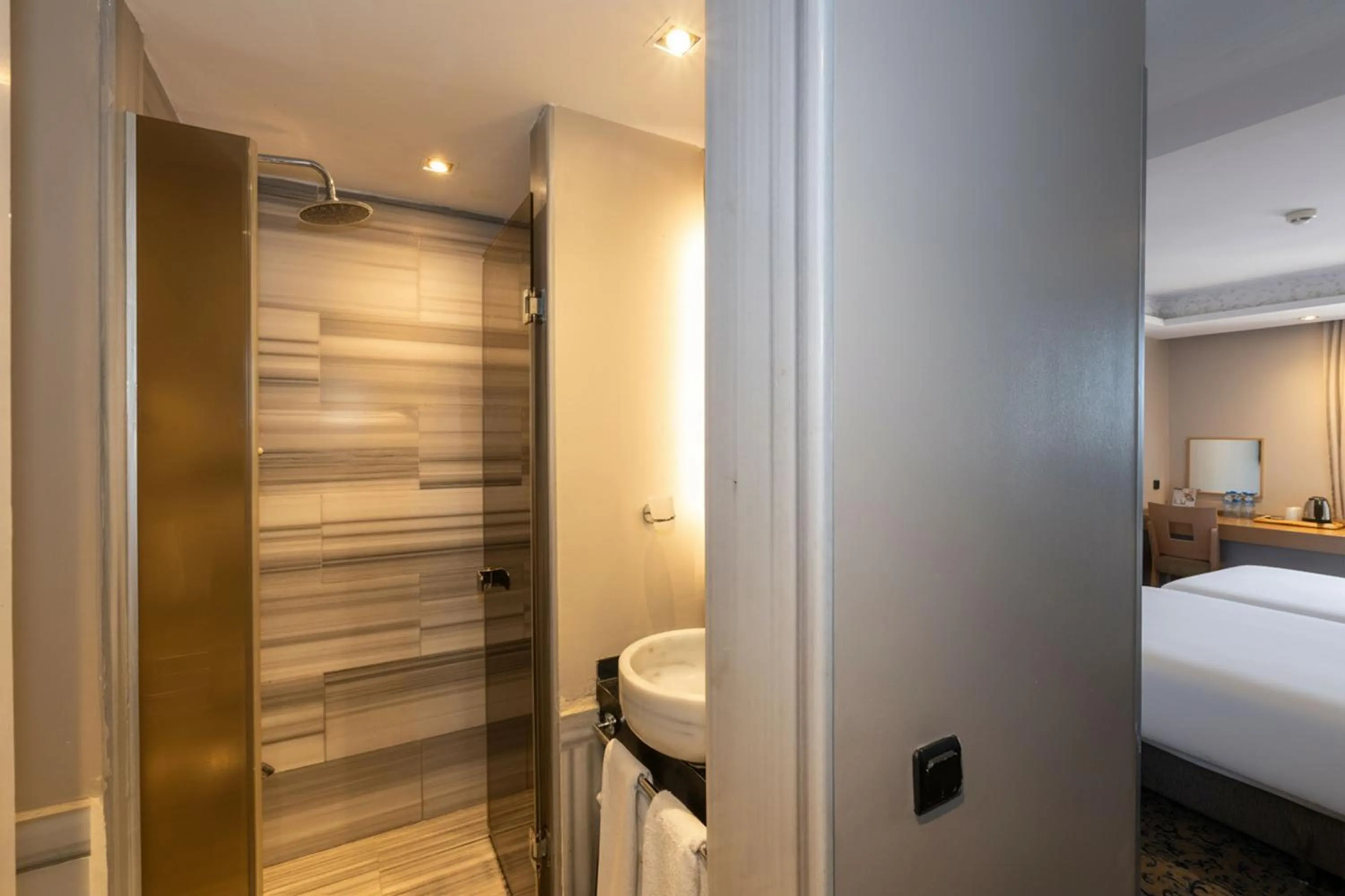 Bathroom, Bed in Pera Tulip Hotel & Spa