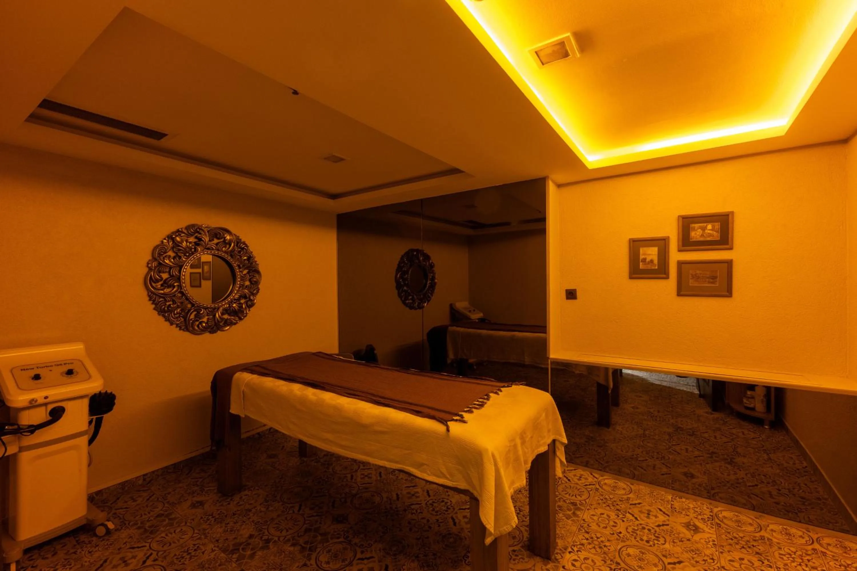 Hot Tub in Pera Tulip Hotel & Spa