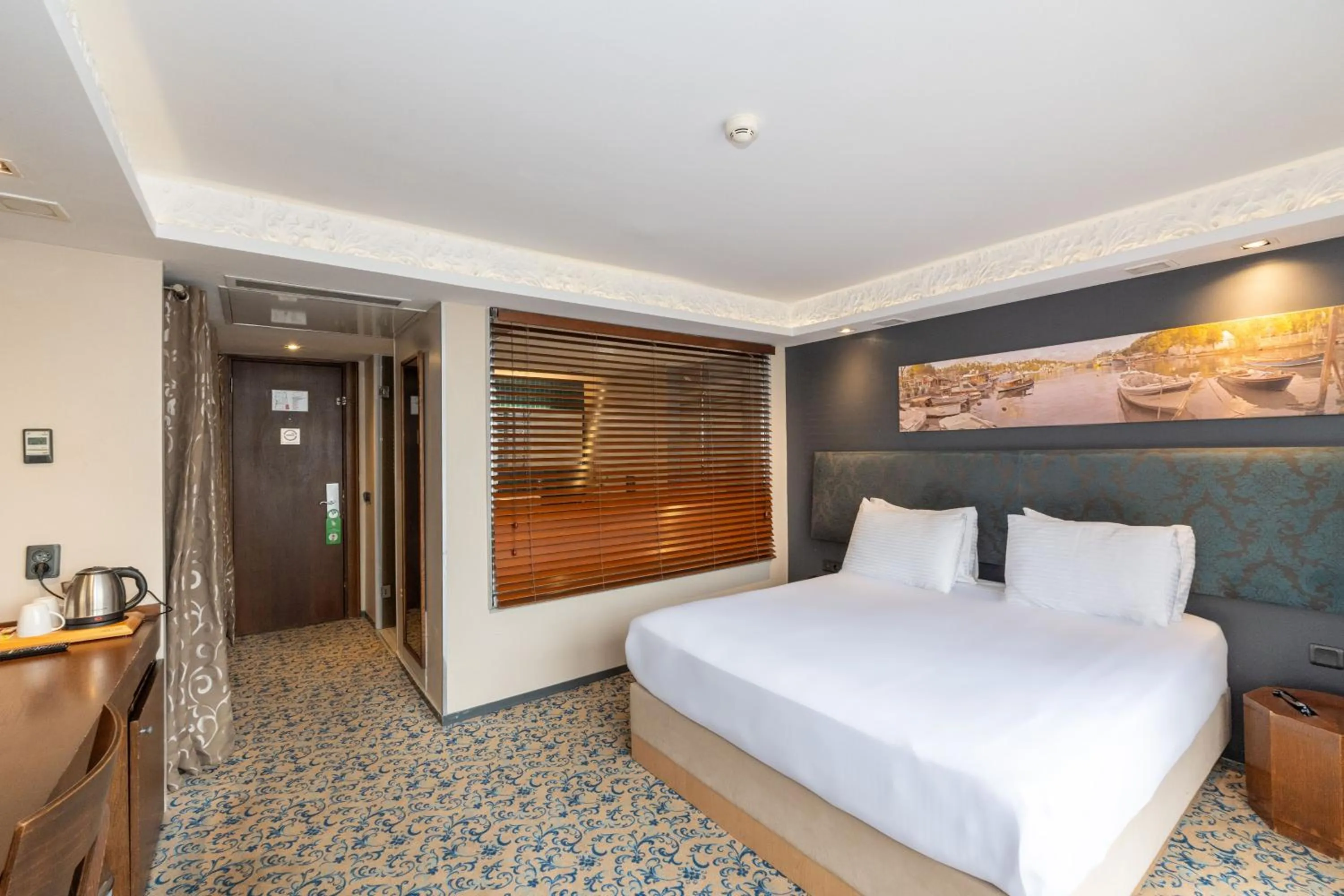 Bed in Pera Tulip Hotel & Spa