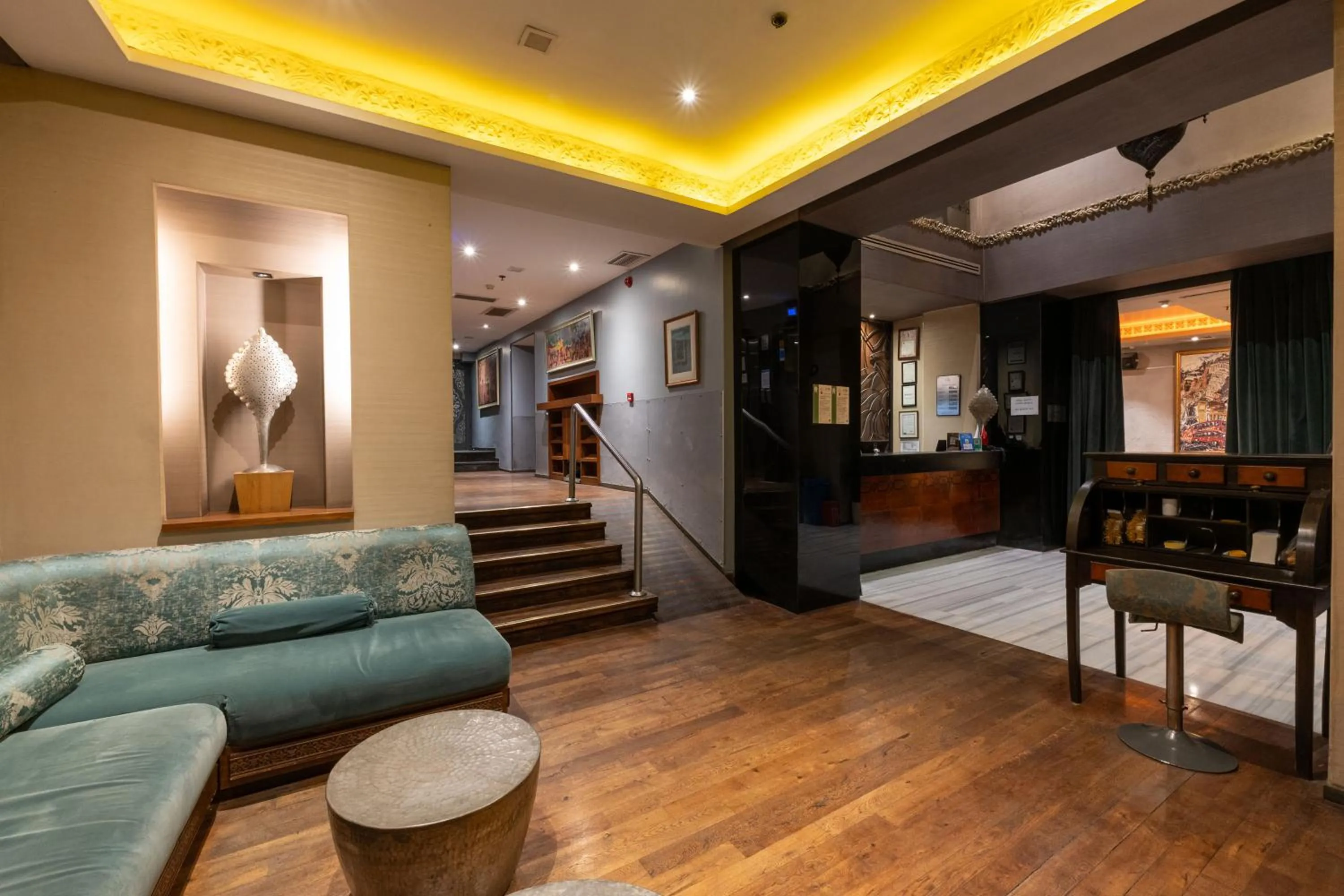 Living room in Pera Tulip Hotel & Spa