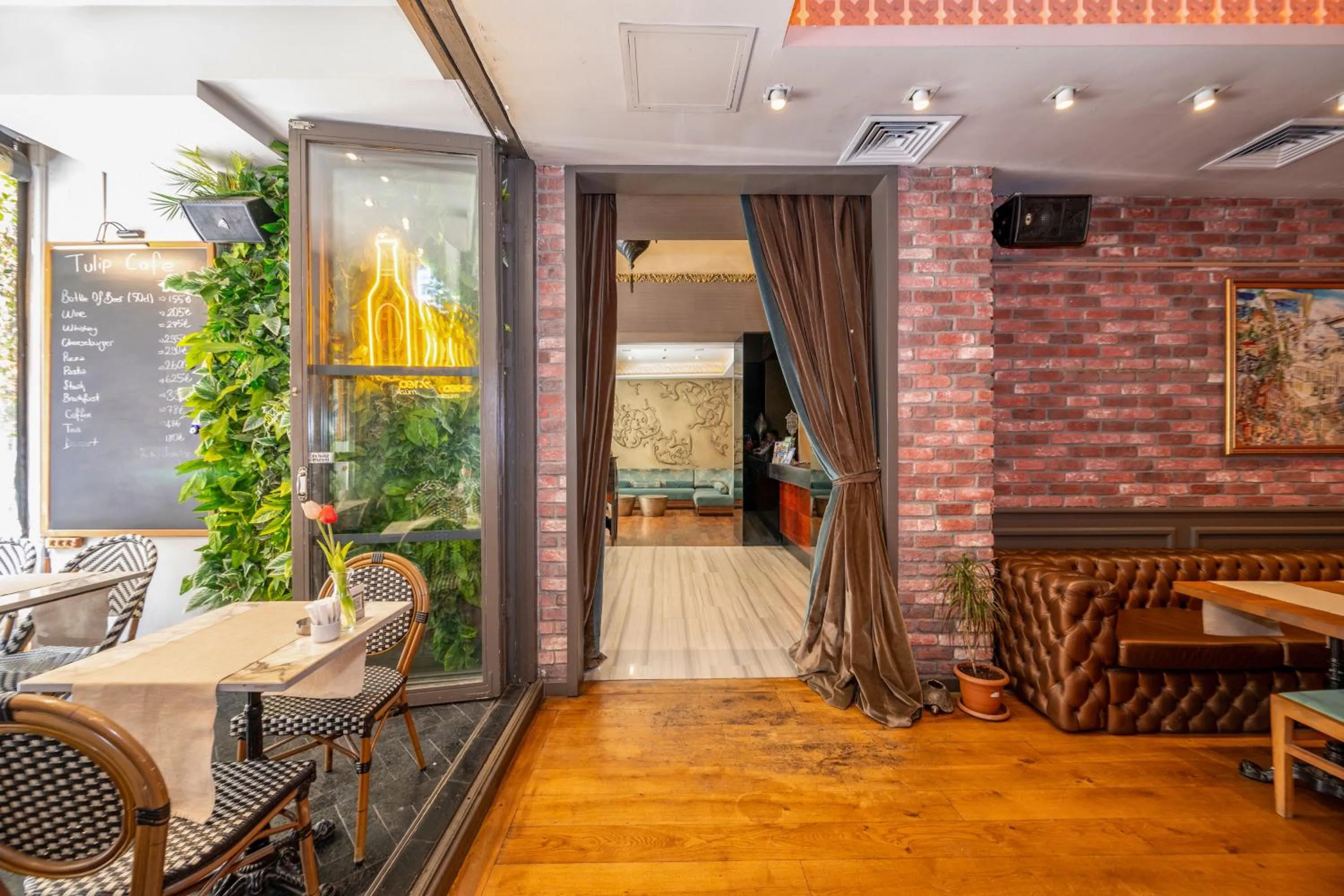 Dining area in Pera Tulip Hotel & Spa