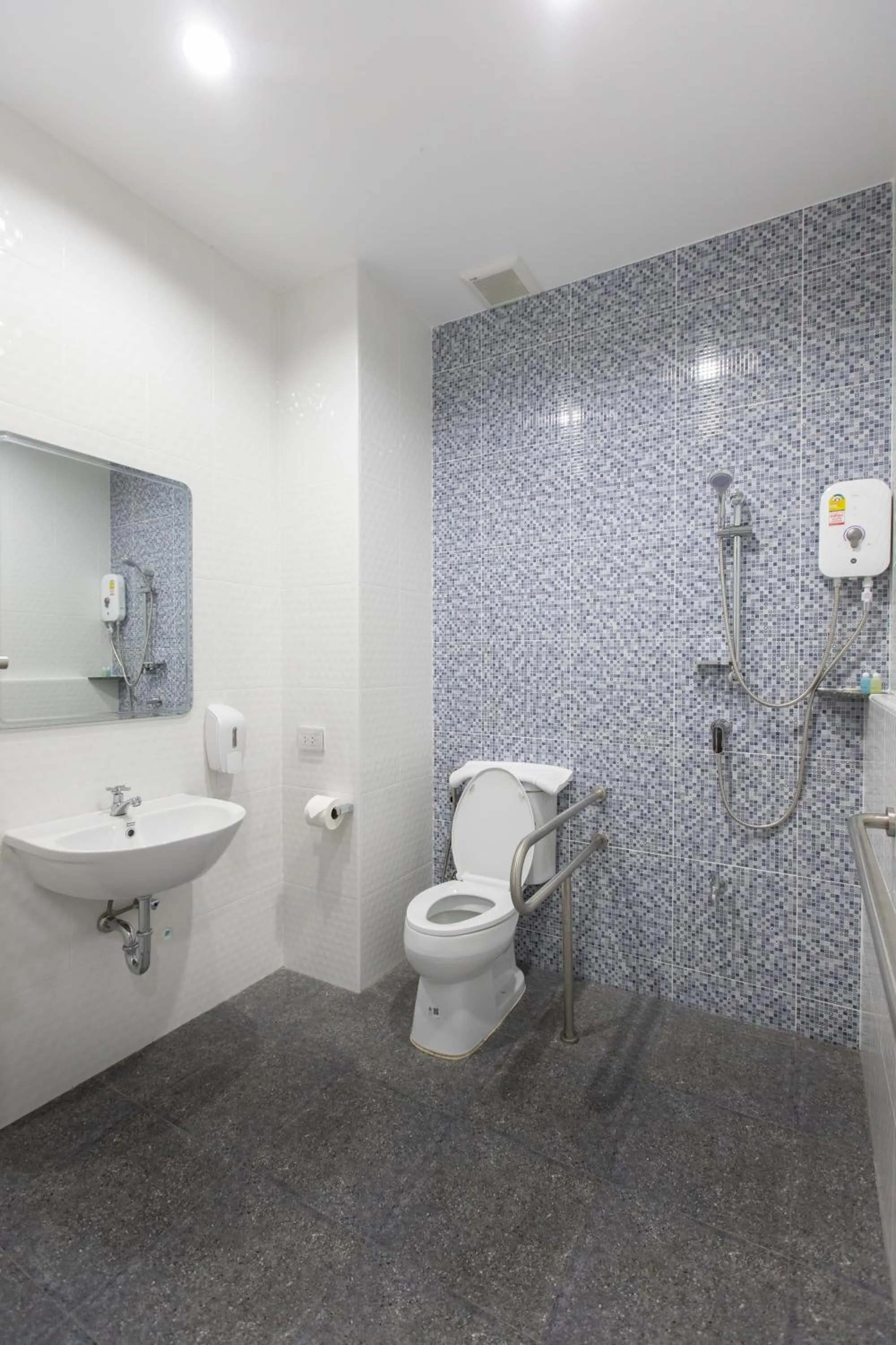 Bathroom in Green Hotel Phuket