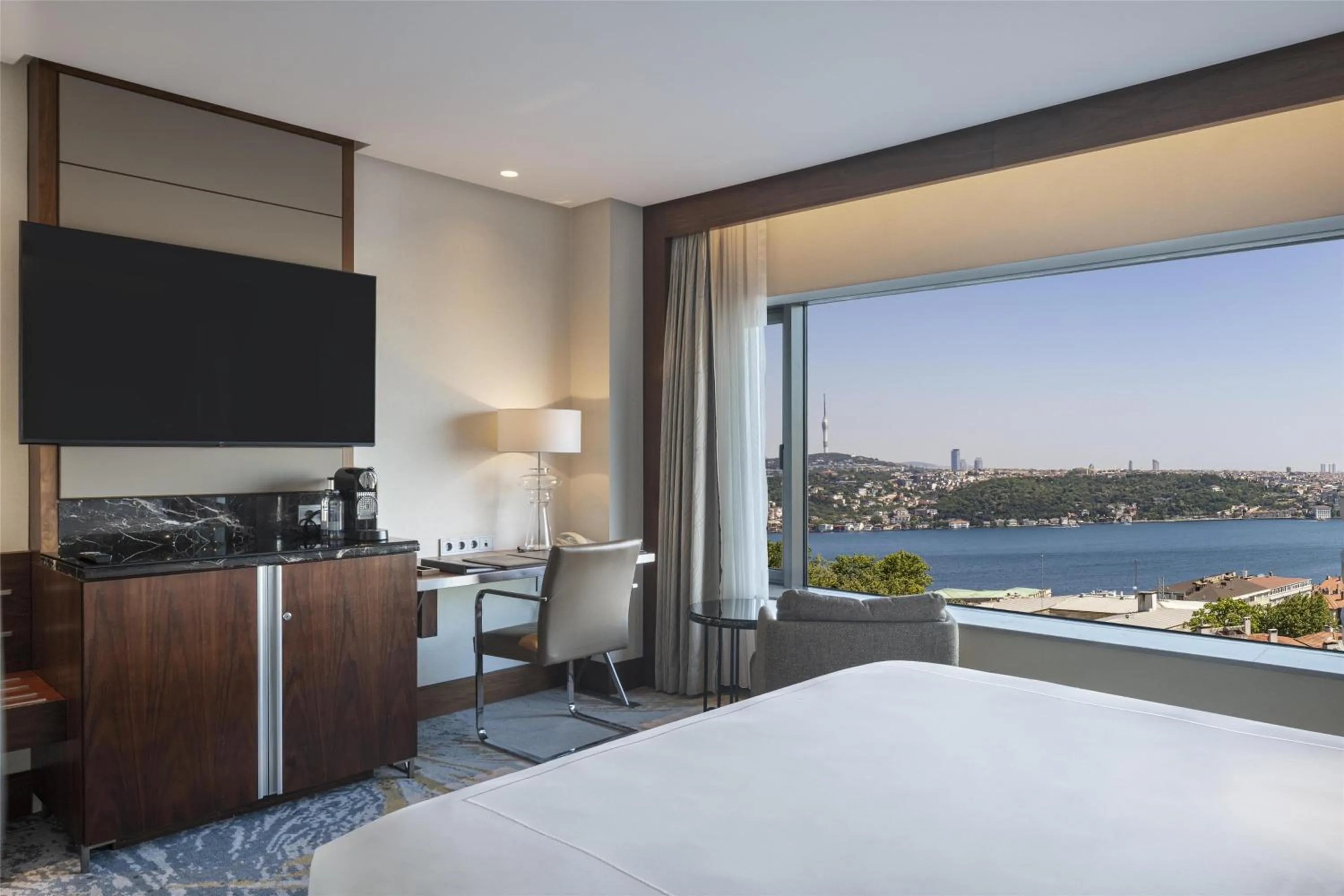 Bed in Conrad Istanbul Bosphorus