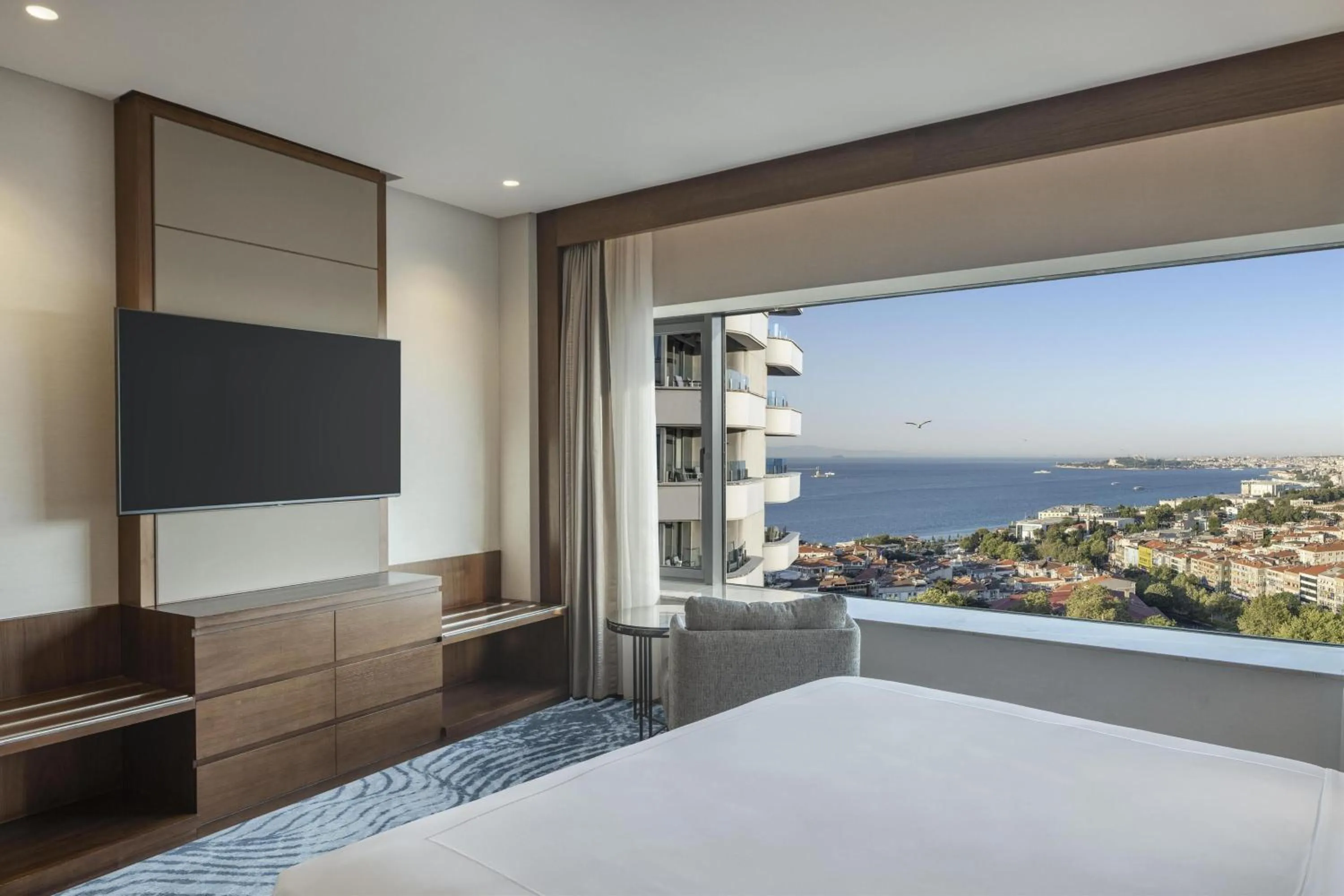 View (from property/room), Bed in Conrad Istanbul Bosphorus