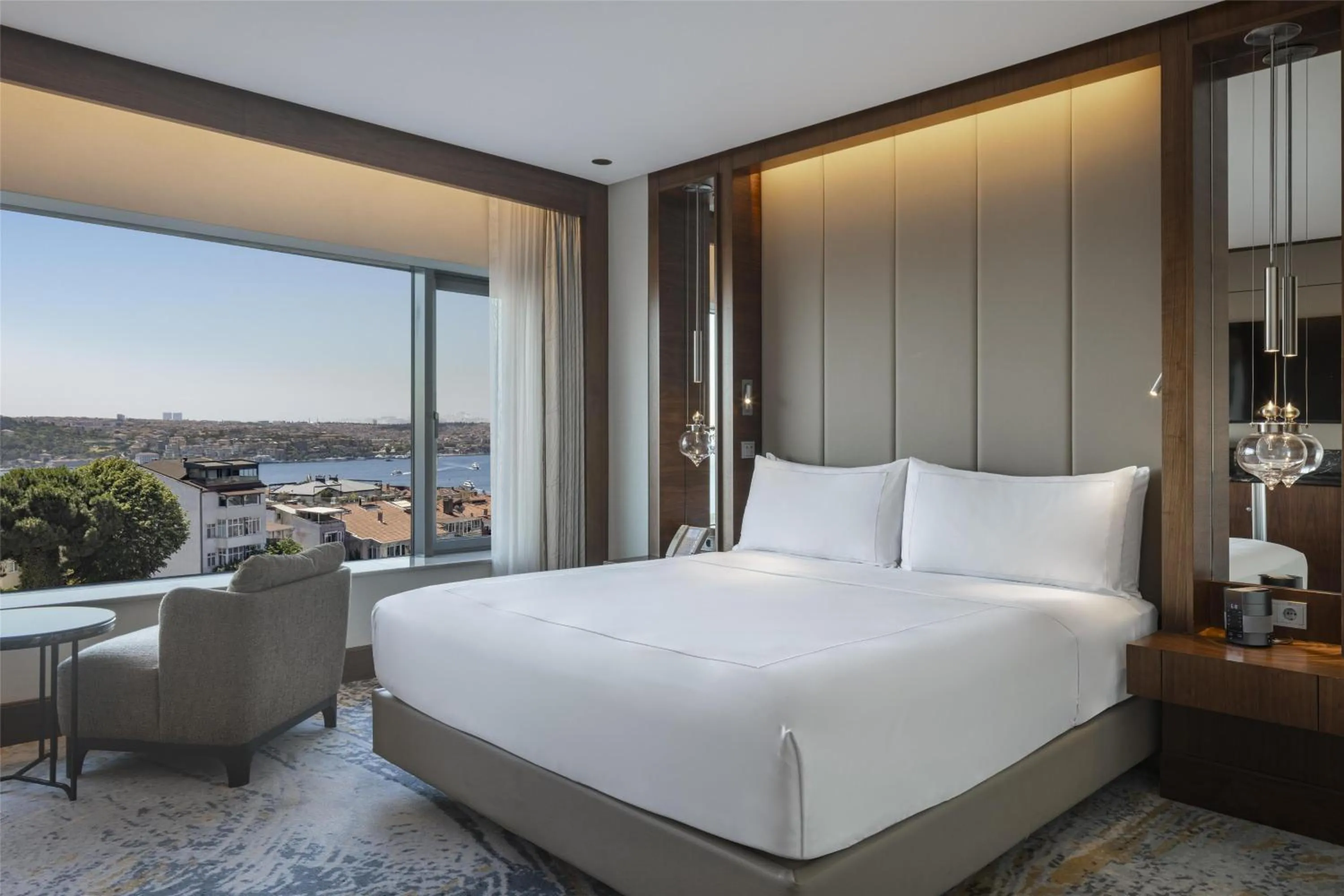 Bed in Conrad Istanbul Bosphorus