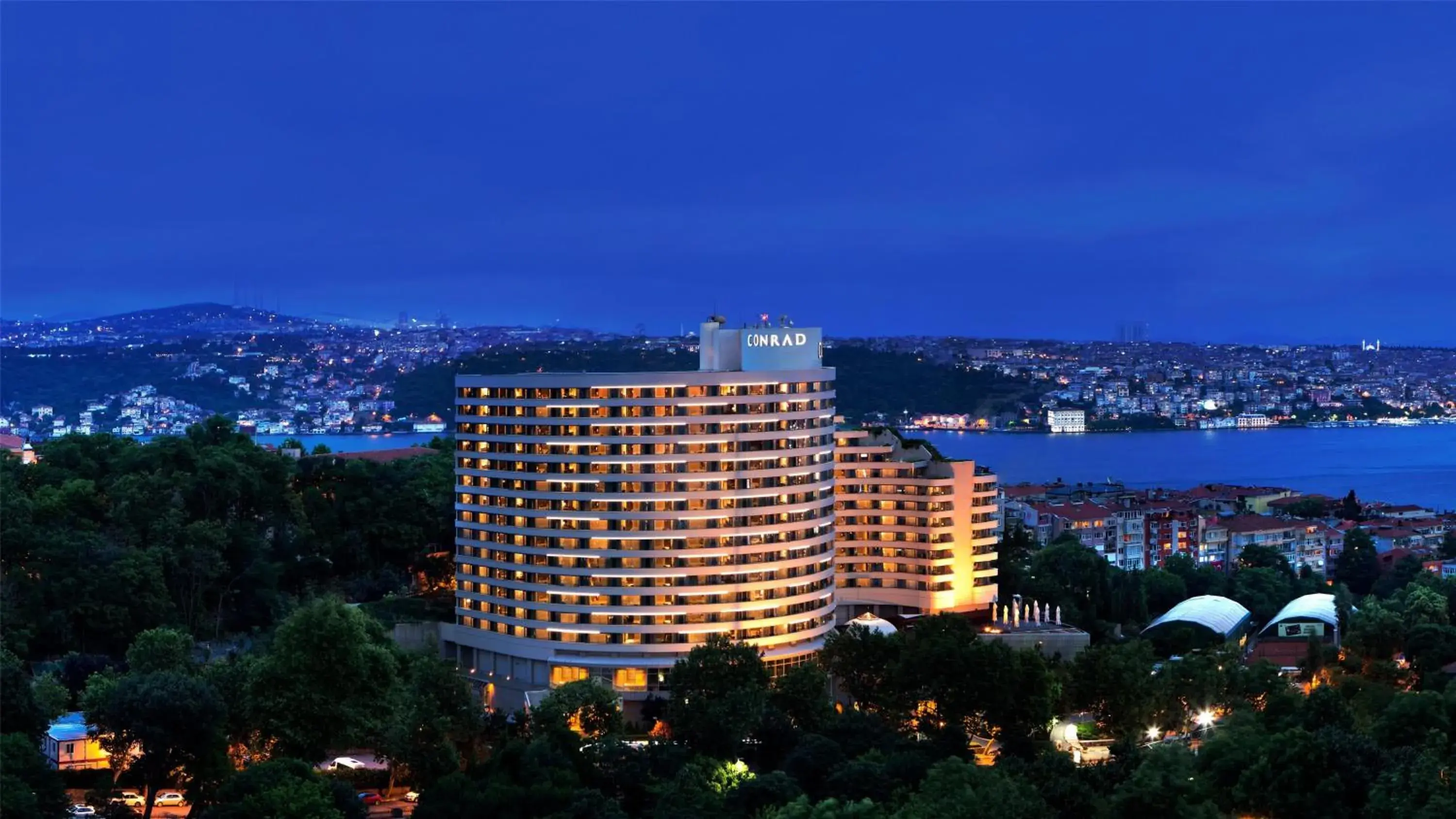 Property building in Conrad Istanbul Bosphorus Property building in Conrad Istanbul Bosphorus