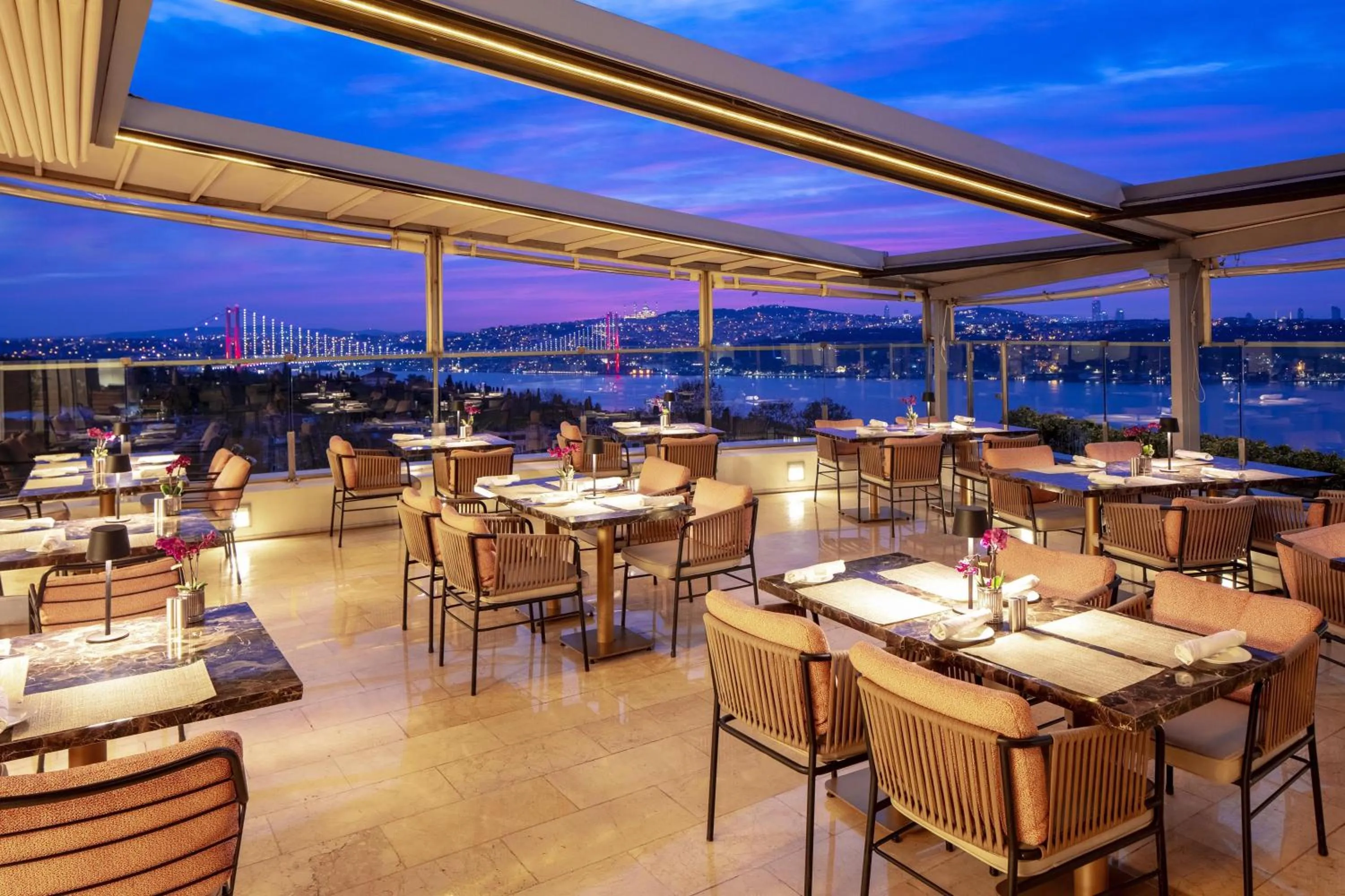 Restaurant/places to eat in Conrad Istanbul Bosphorus