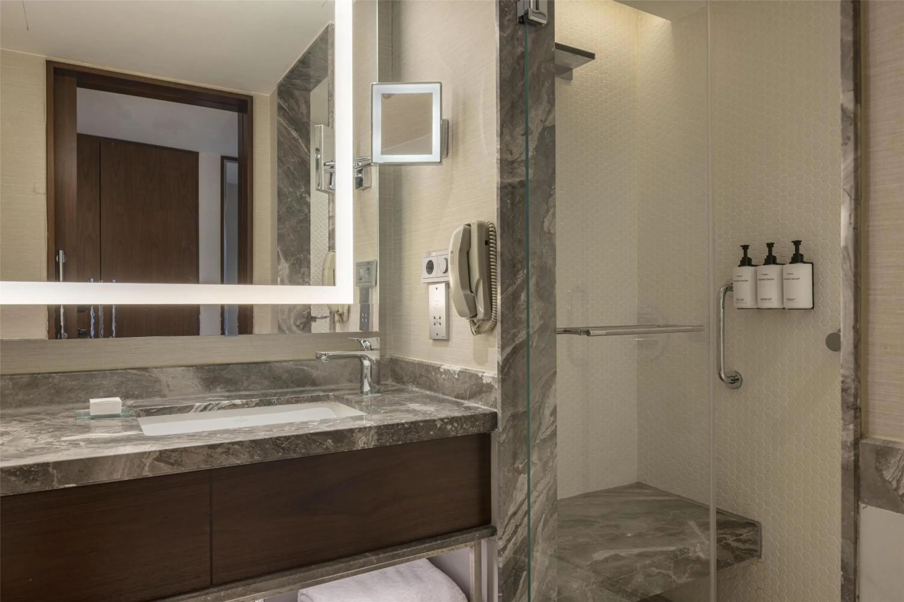 Bathroom in Conrad Istanbul Bosphorus