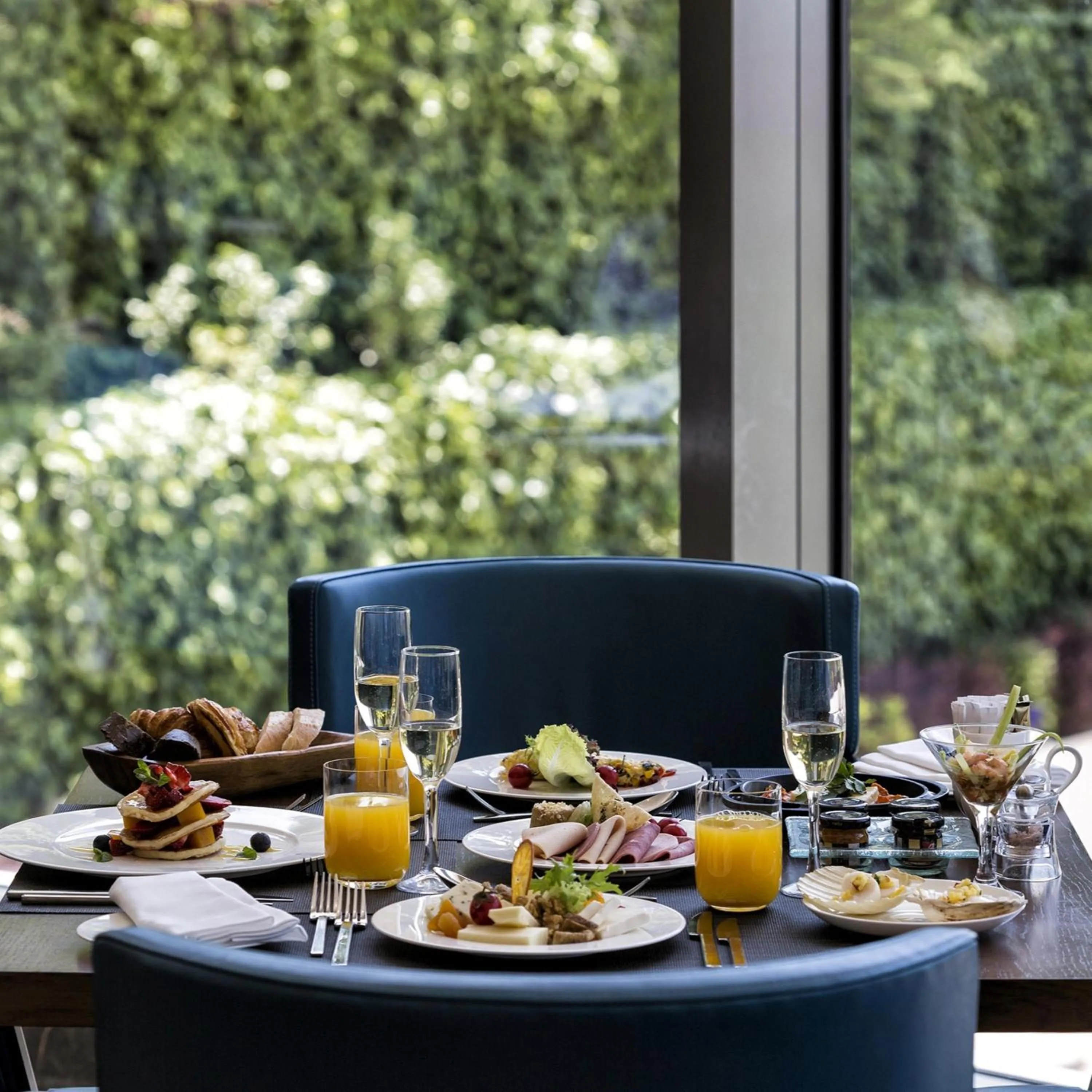 Restaurant/places to eat in Conrad Istanbul Bosphorus