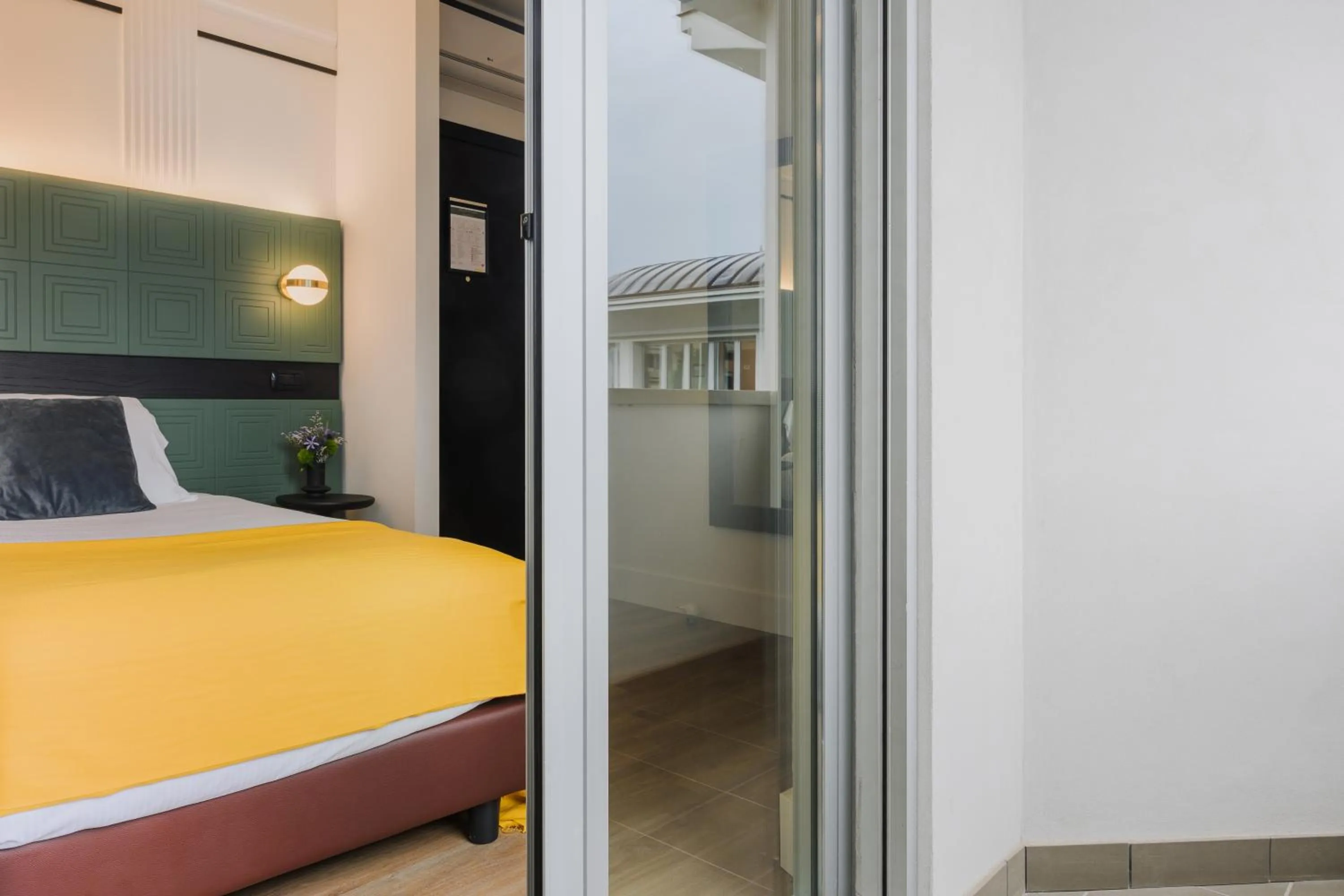 Balcony/Terrace, Bed in JOIVY Together Florence Urban Resort