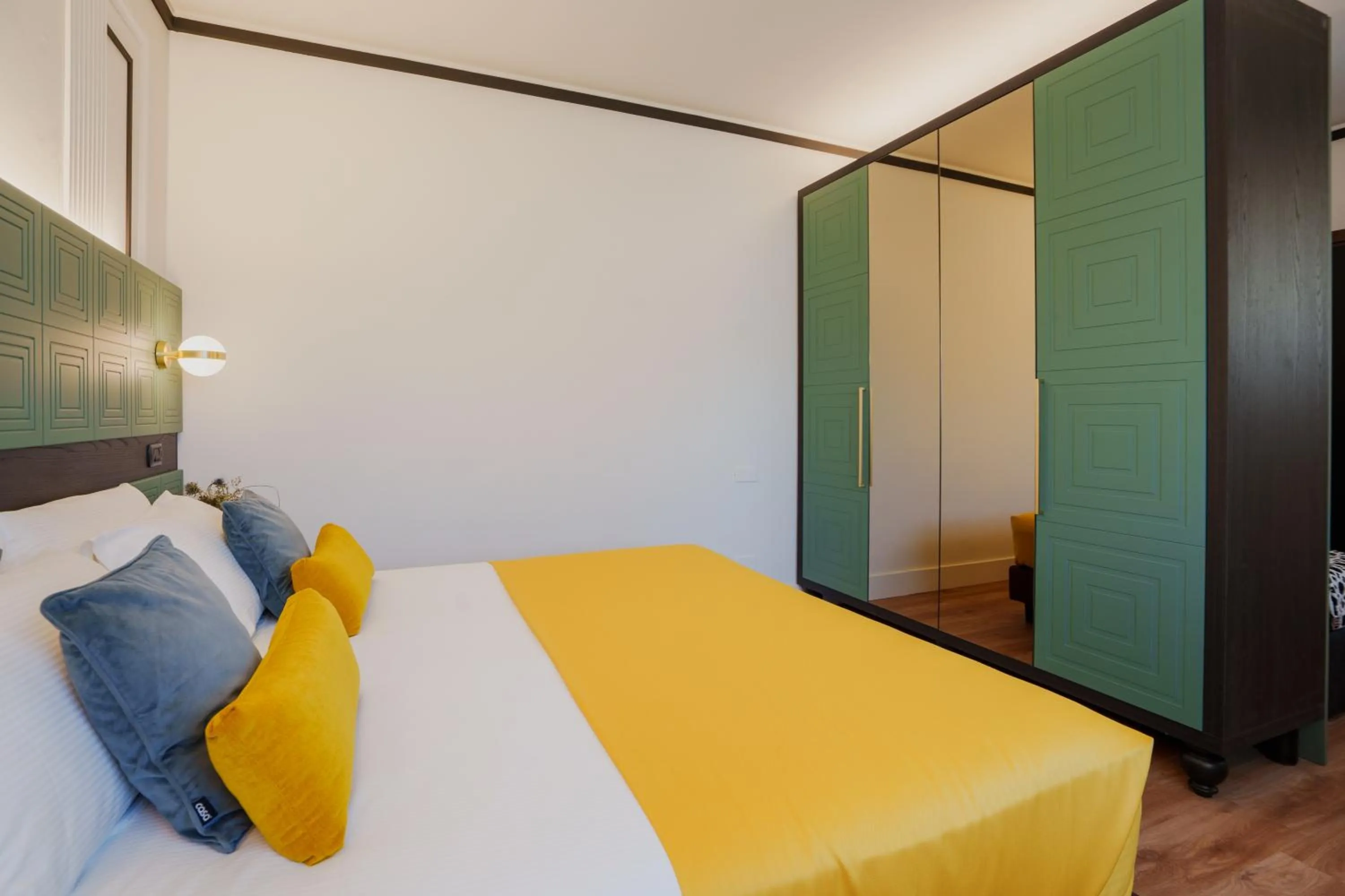 wardrobe, Bed in JOIVY Together Florence Urban Resort