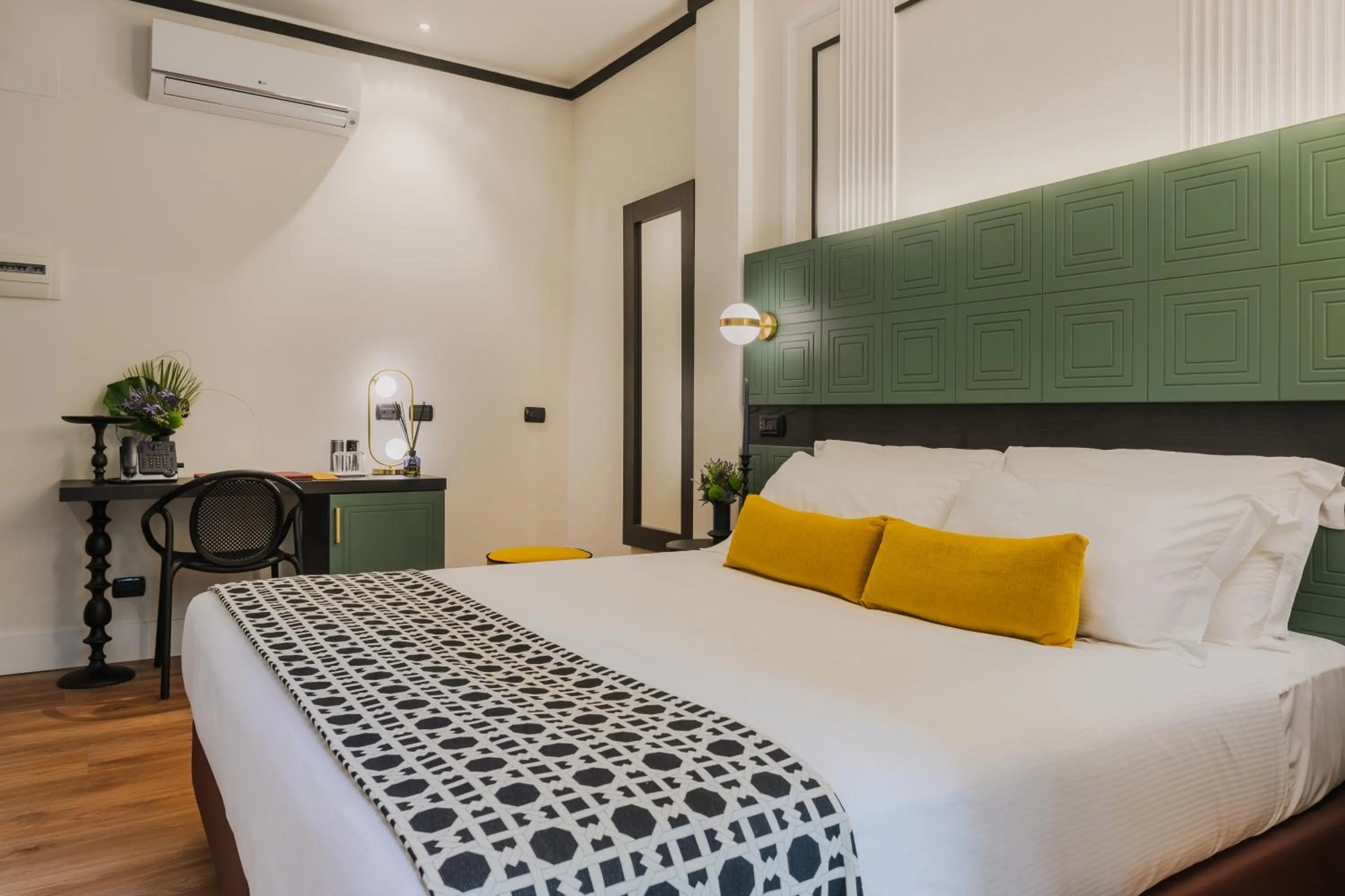 Photo of the whole room, Bed in JOIVY Together Florence Urban Resort