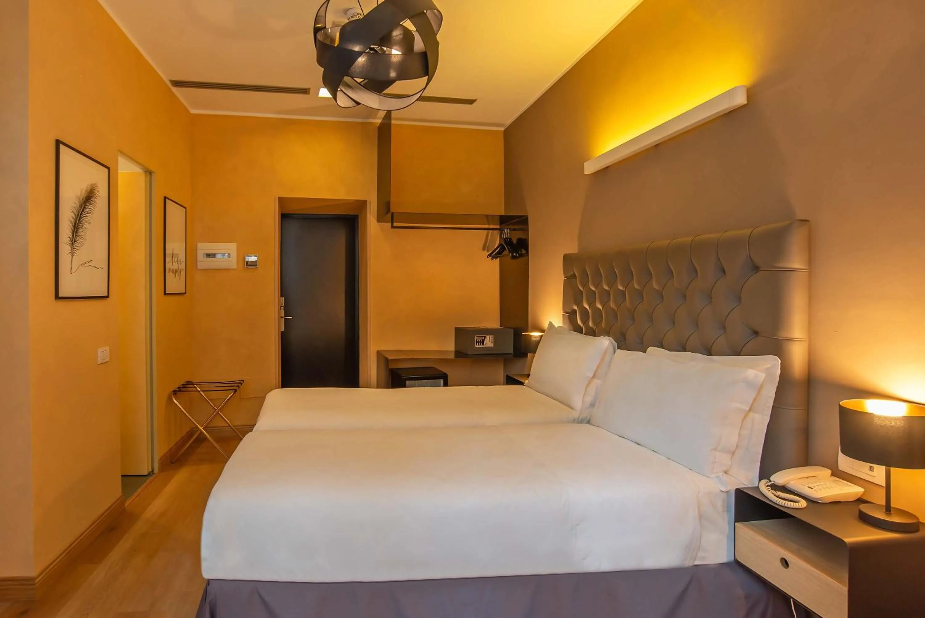 Photo of the whole room, Bed in Hotel Elite