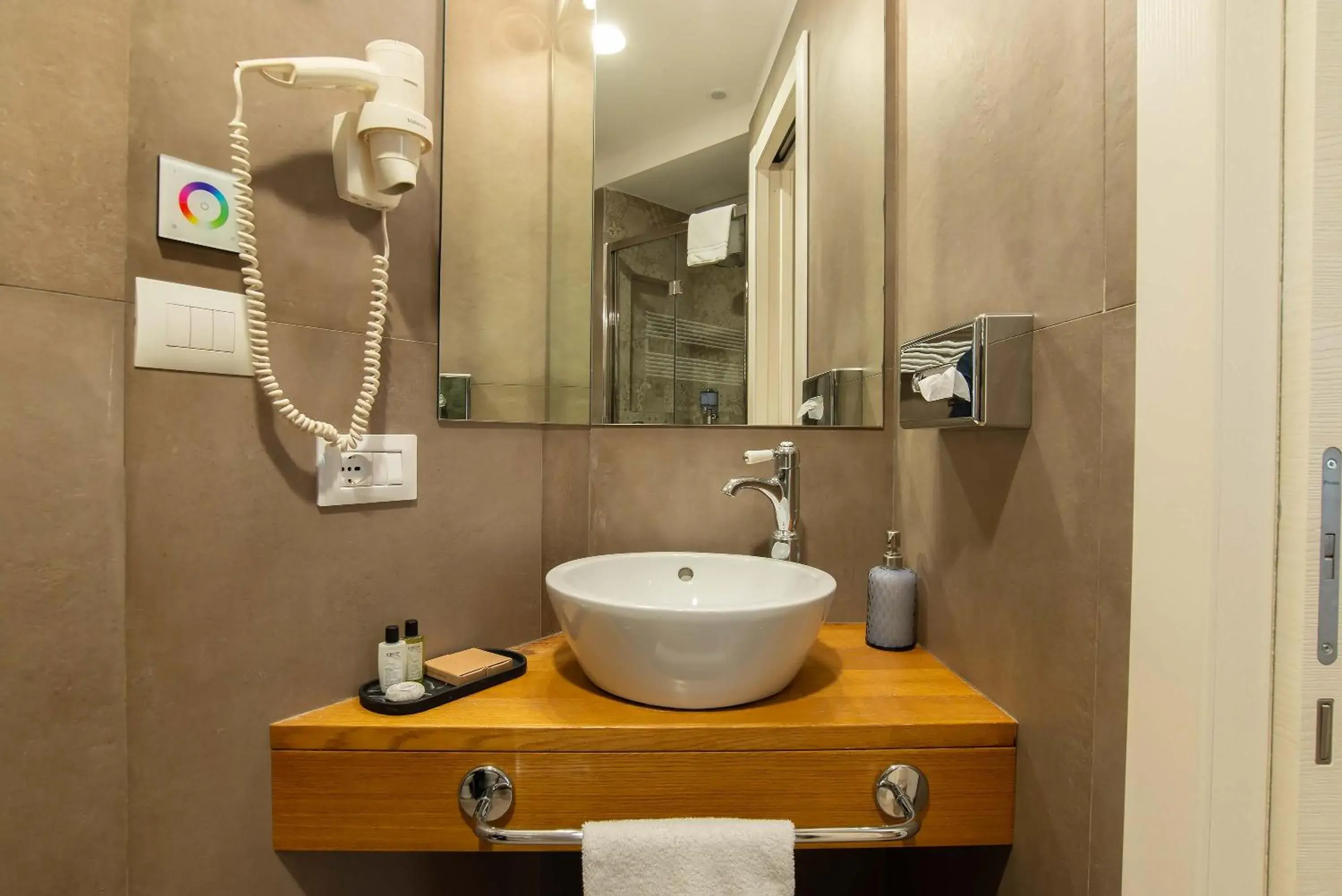 Superior Single Room in Hotel Elite Superior Single Room in Hotel Elite