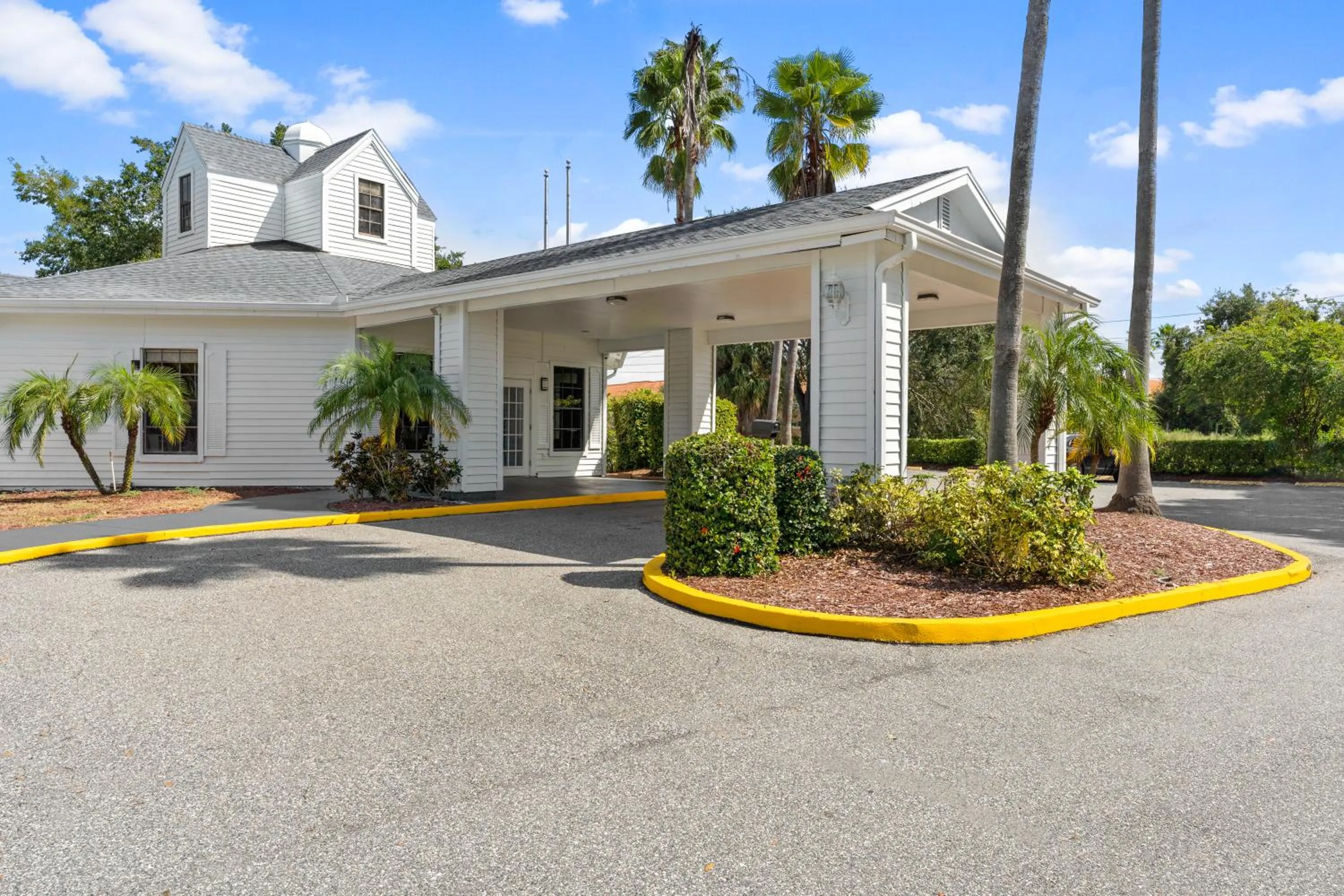 Property building in Baymont by Wyndham Orlando Lake Buena Vista South