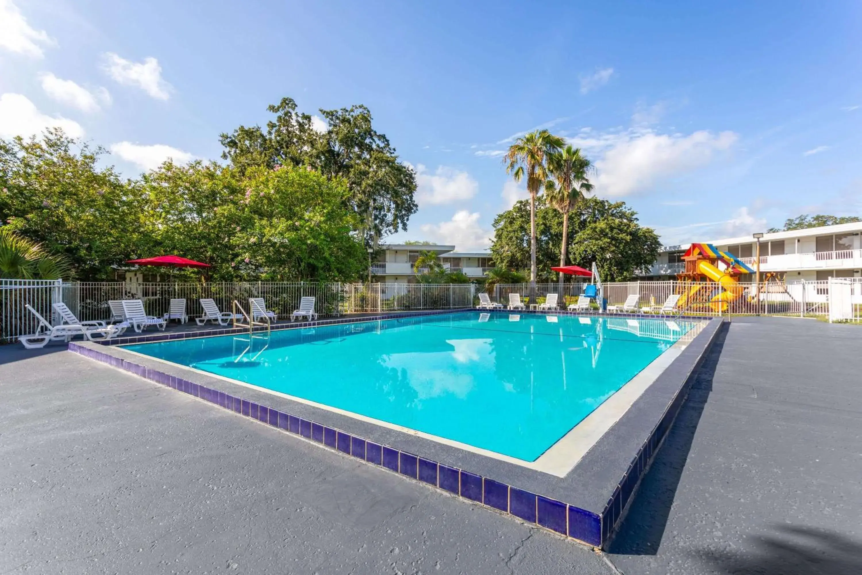 Swimming pool in Baymont by Wyndham Orlando Lake Buena Vista South Swimming pool in Baymont by Wyndham Orlando Lake Buena Vista South
