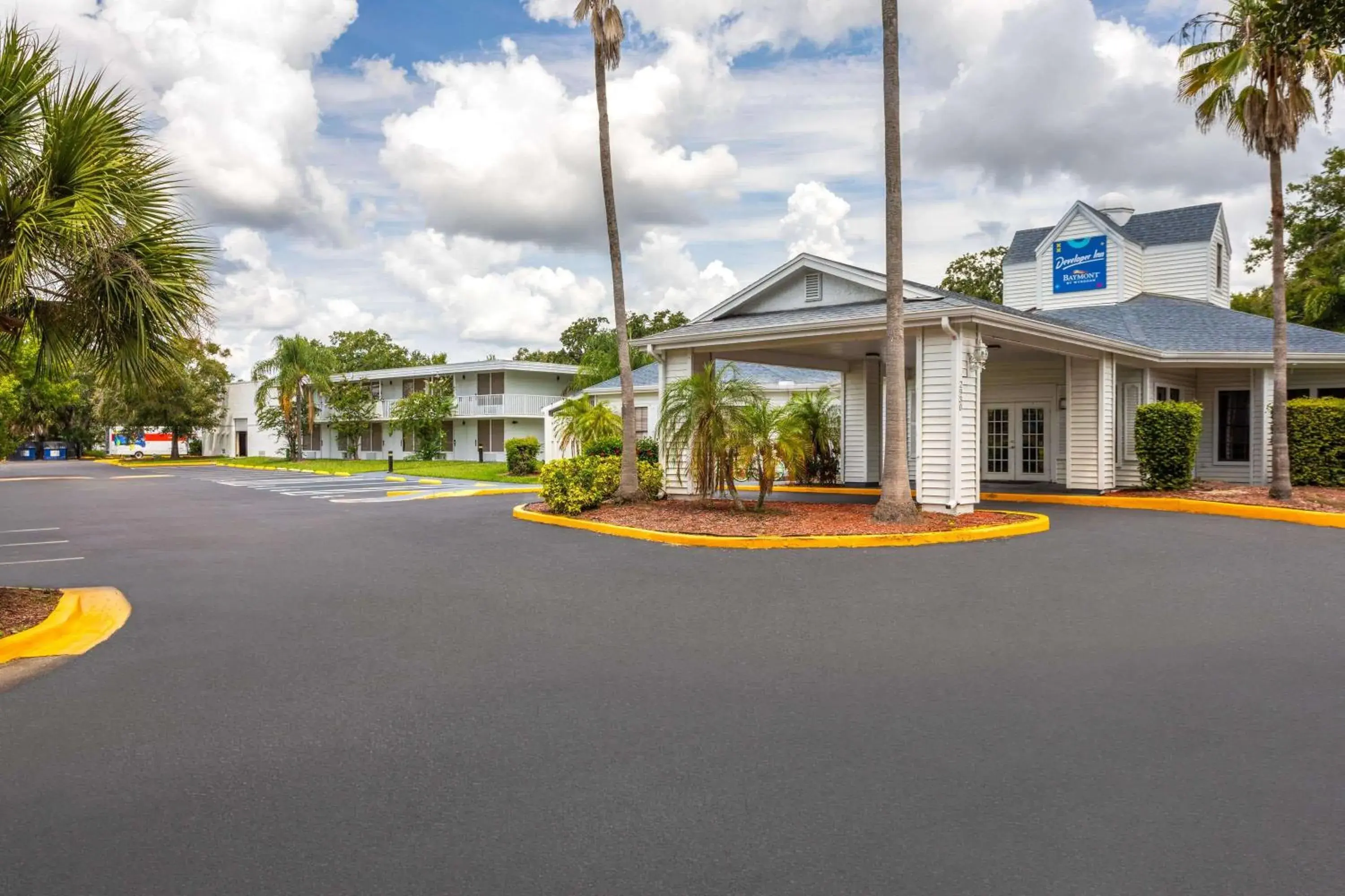 Property building in Baymont by Wyndham Orlando Lake Buena Vista South Property building in Baymont by Wyndham Orlando Lake Buena Vista South