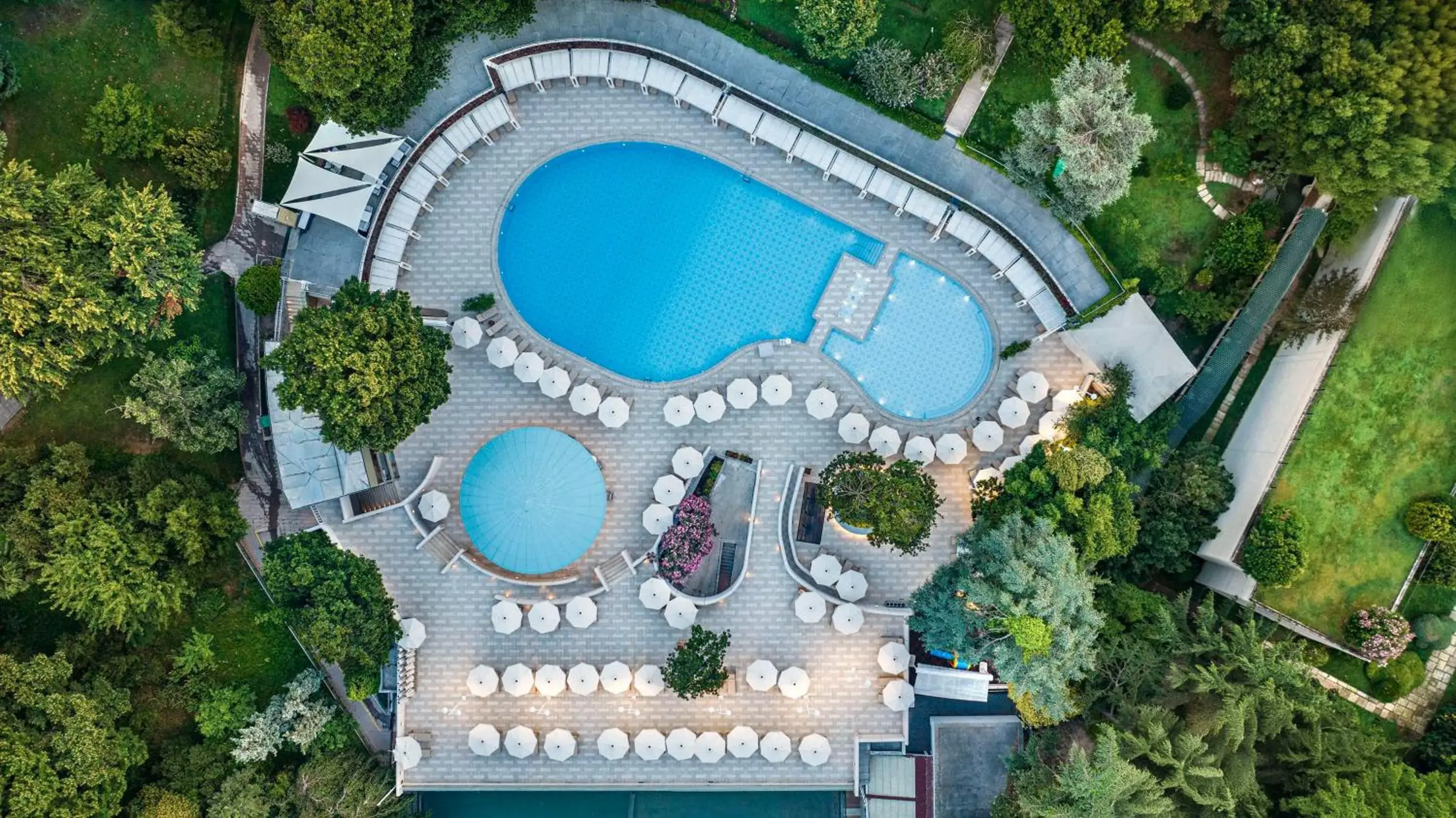 Pool view in Hilton Istanbul Bosphorus Pool view in Hilton Istanbul Bosphorus