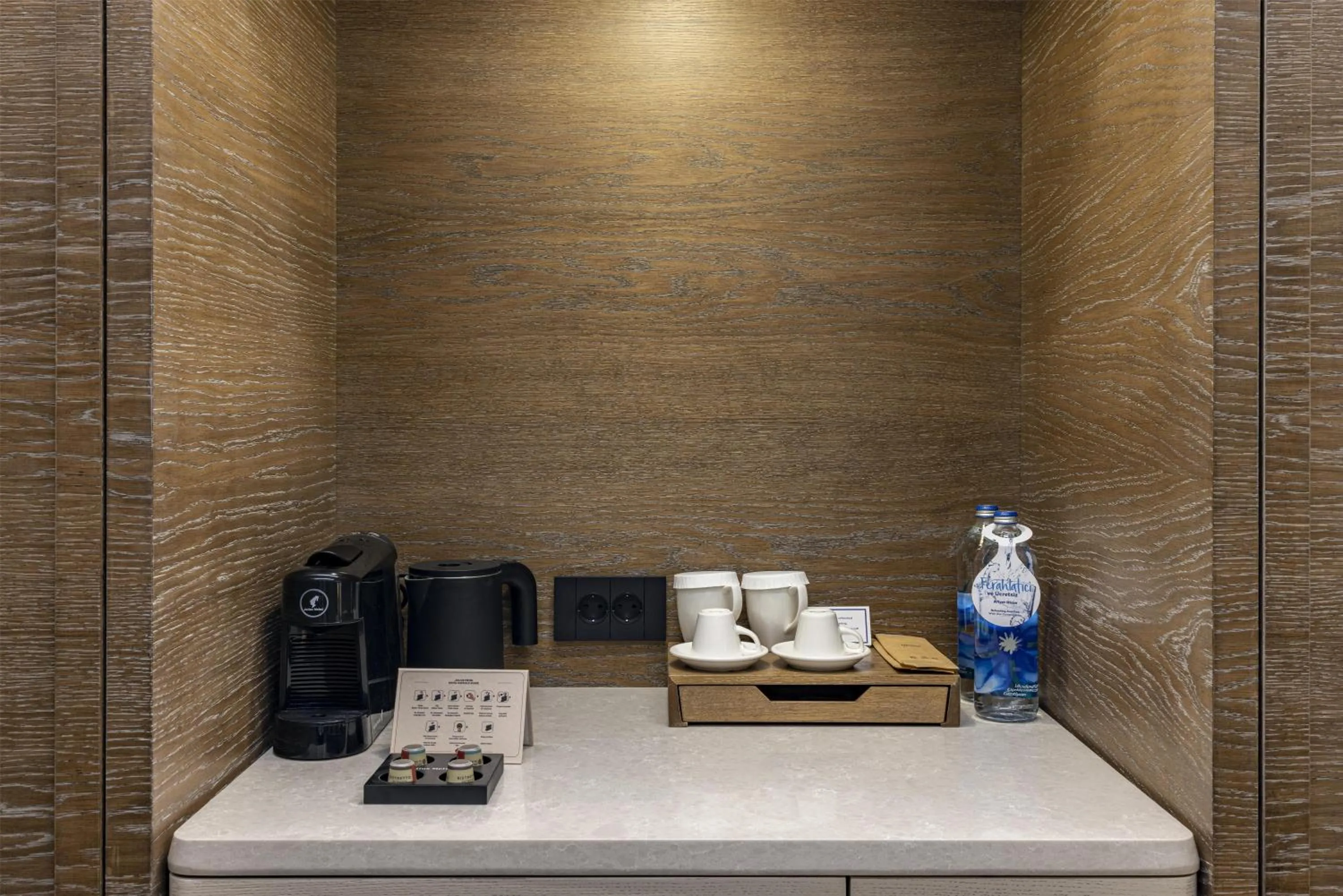 Photo of the whole room in Hilton Istanbul Bosphorus