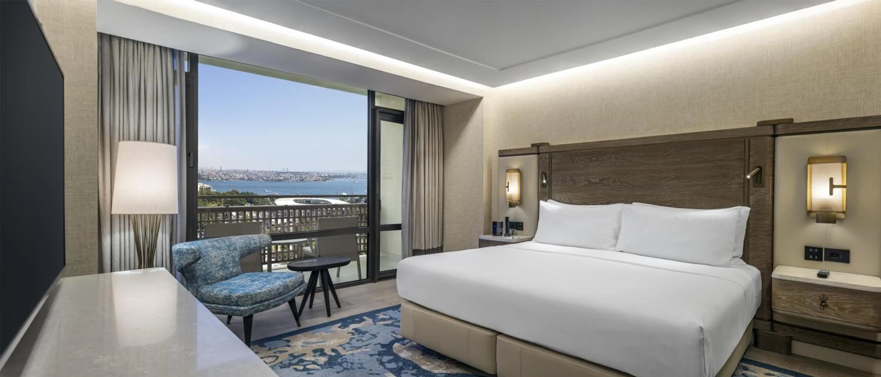 Bed in Hilton Istanbul Bosphorus