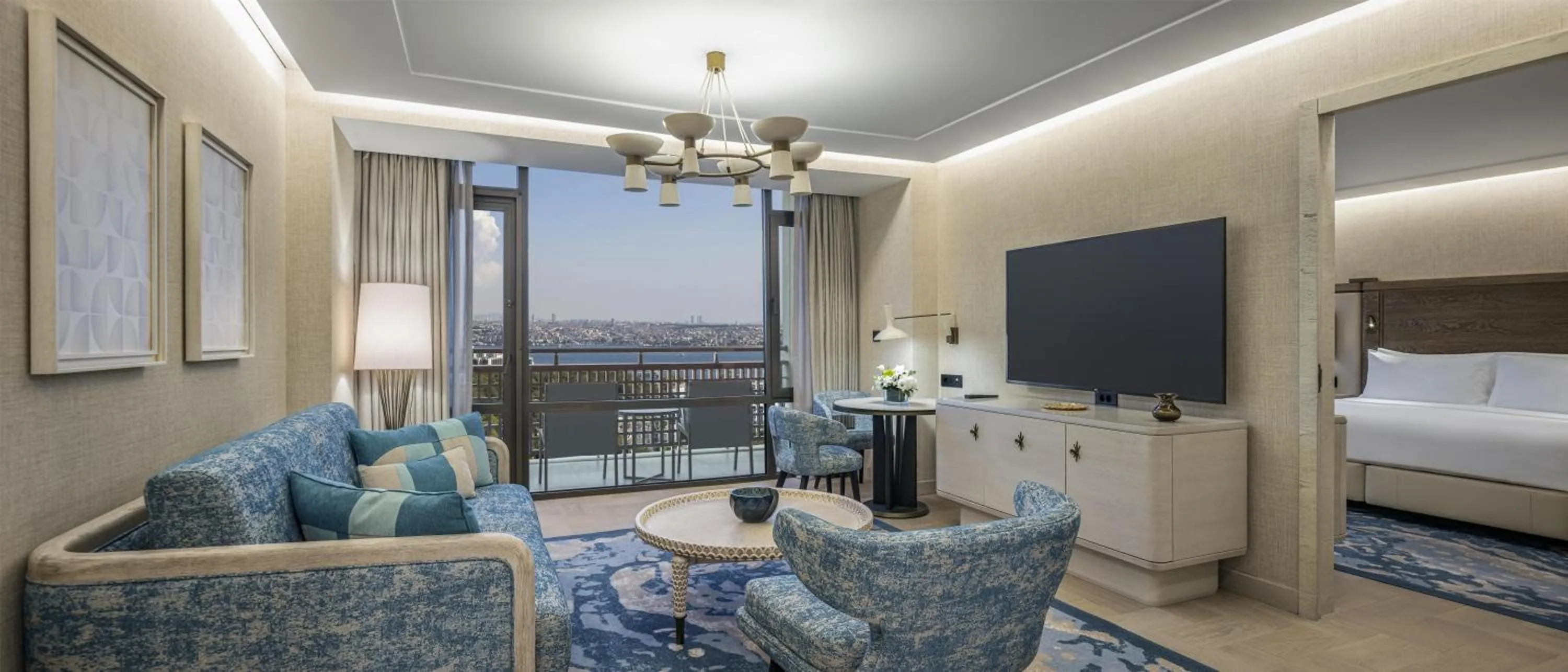Living room, Bed in Hilton Istanbul Bosphorus