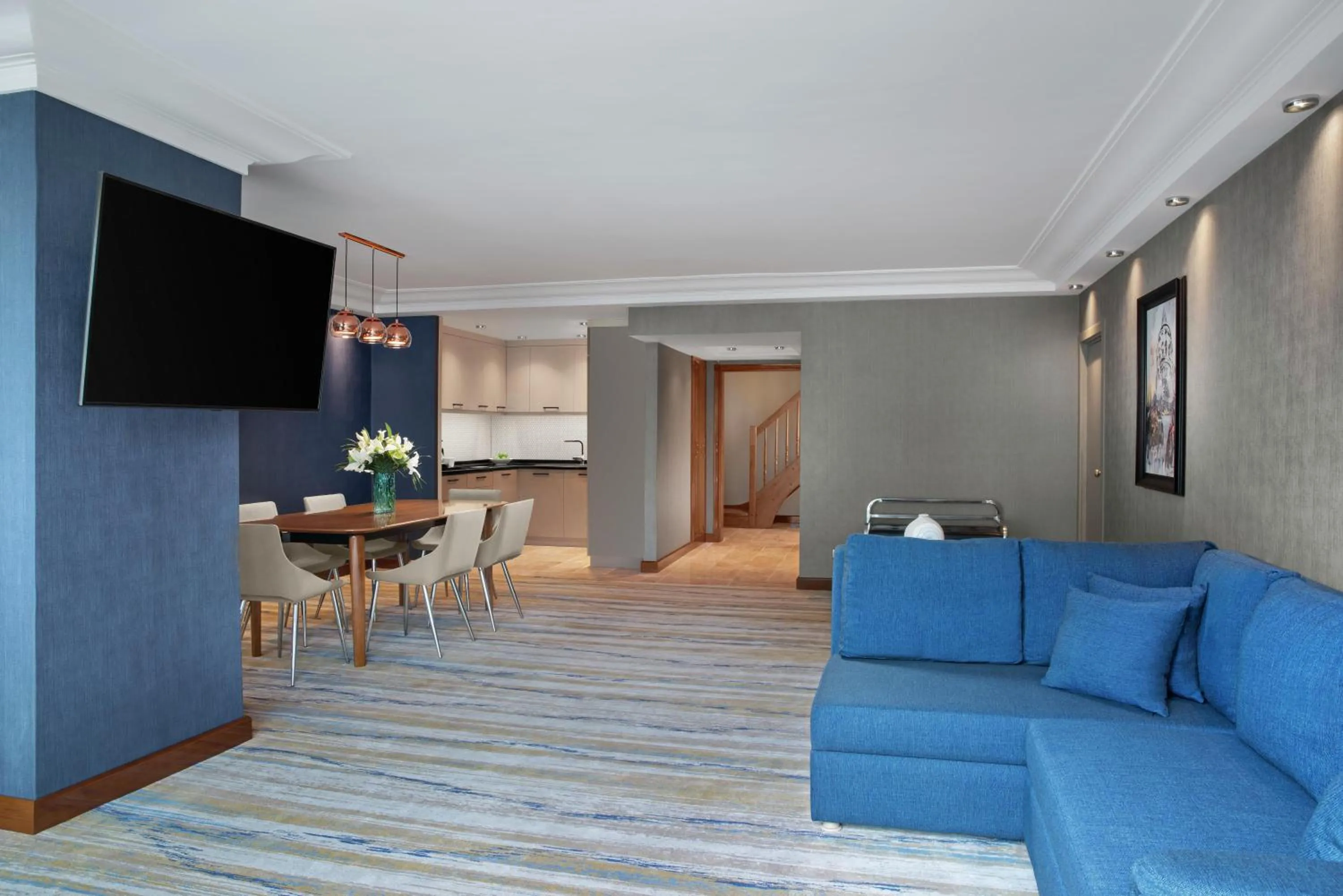 Photo of the whole room in Hilton Istanbul Bosphorus