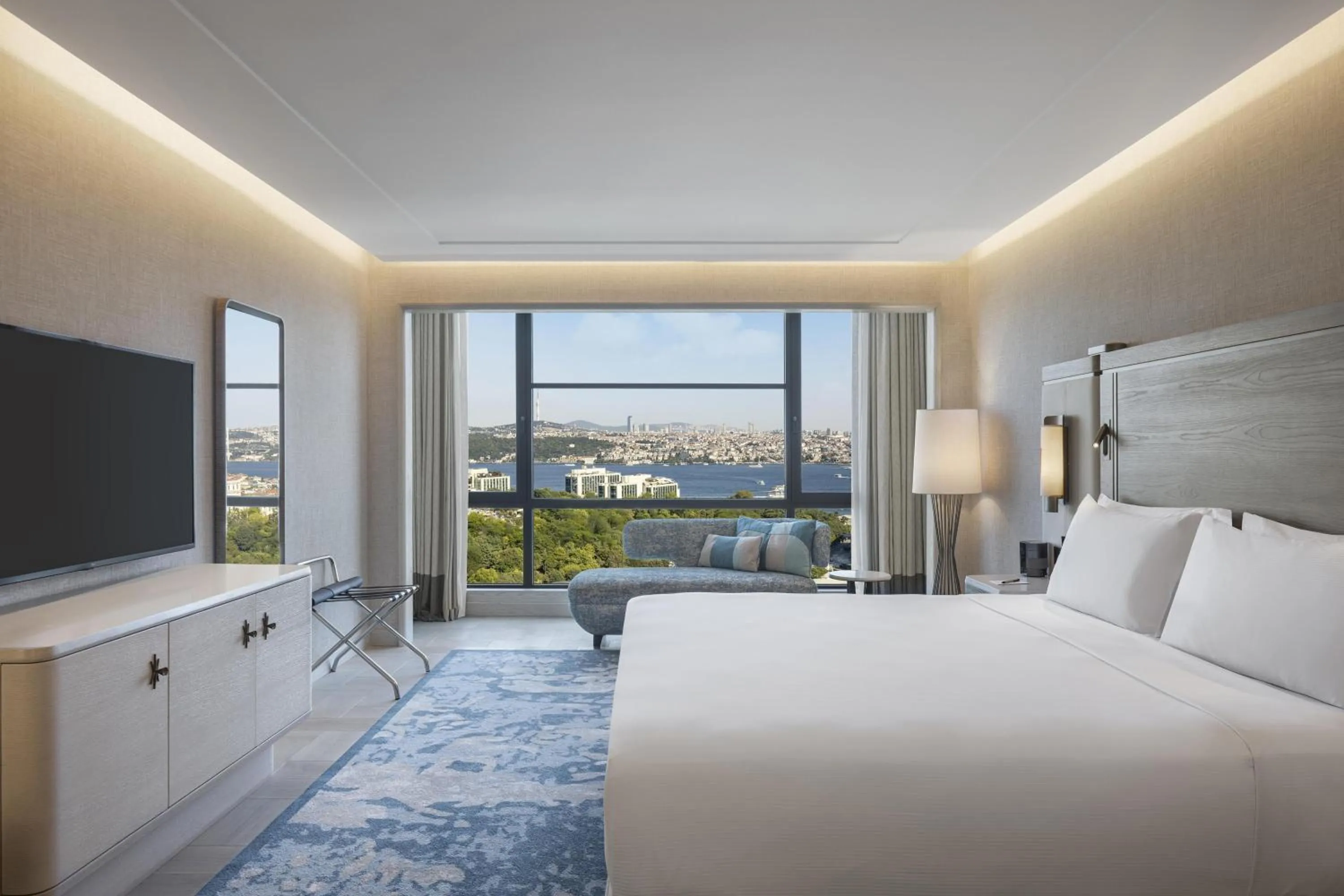 Bed in Hilton Istanbul Bosphorus