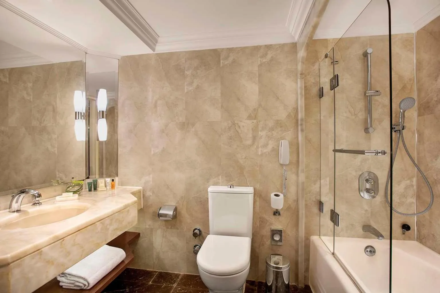 Bathroom in Hilton Istanbul Bosphorus