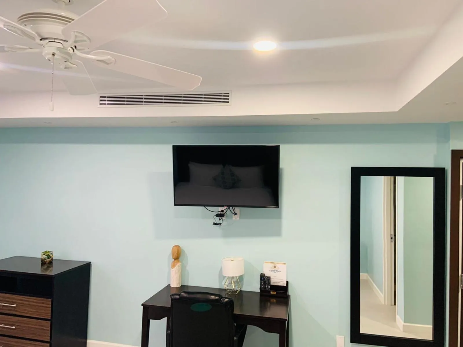 TV and multimedia in The New View Inn