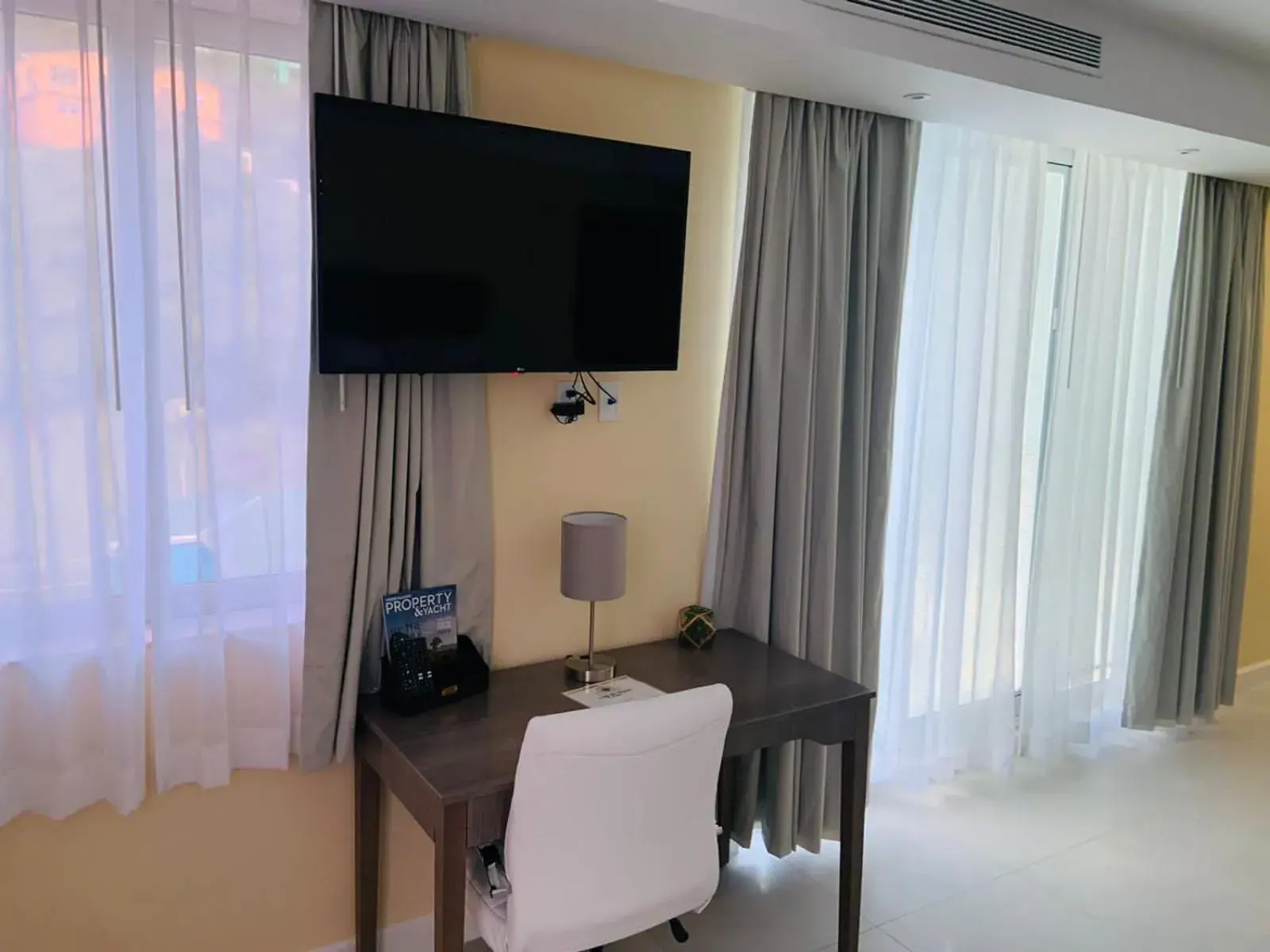 Deluxe Double Room in The New View Inn Deluxe Double Room in The New View Inn